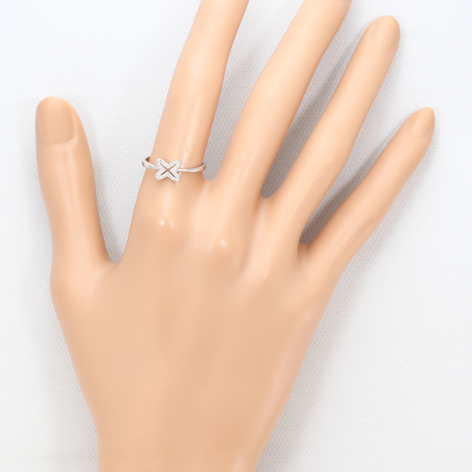Unbranded White Gold White Gold (18K) Band Ring (Pre-Owned)