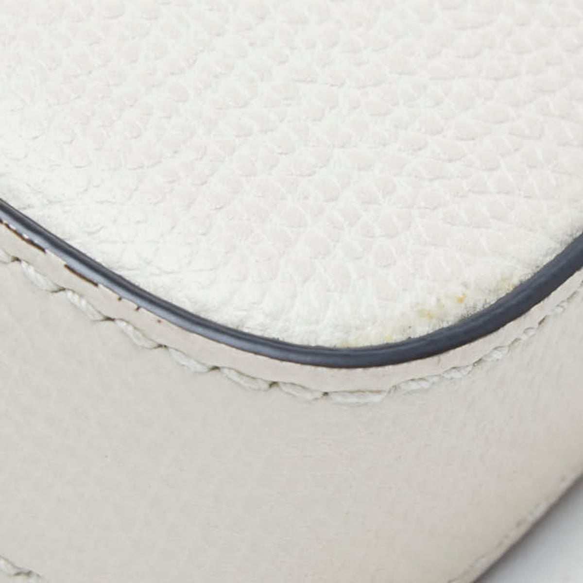 Valentino White Leather Pochette Shoulder Bag (Pre-Owned)