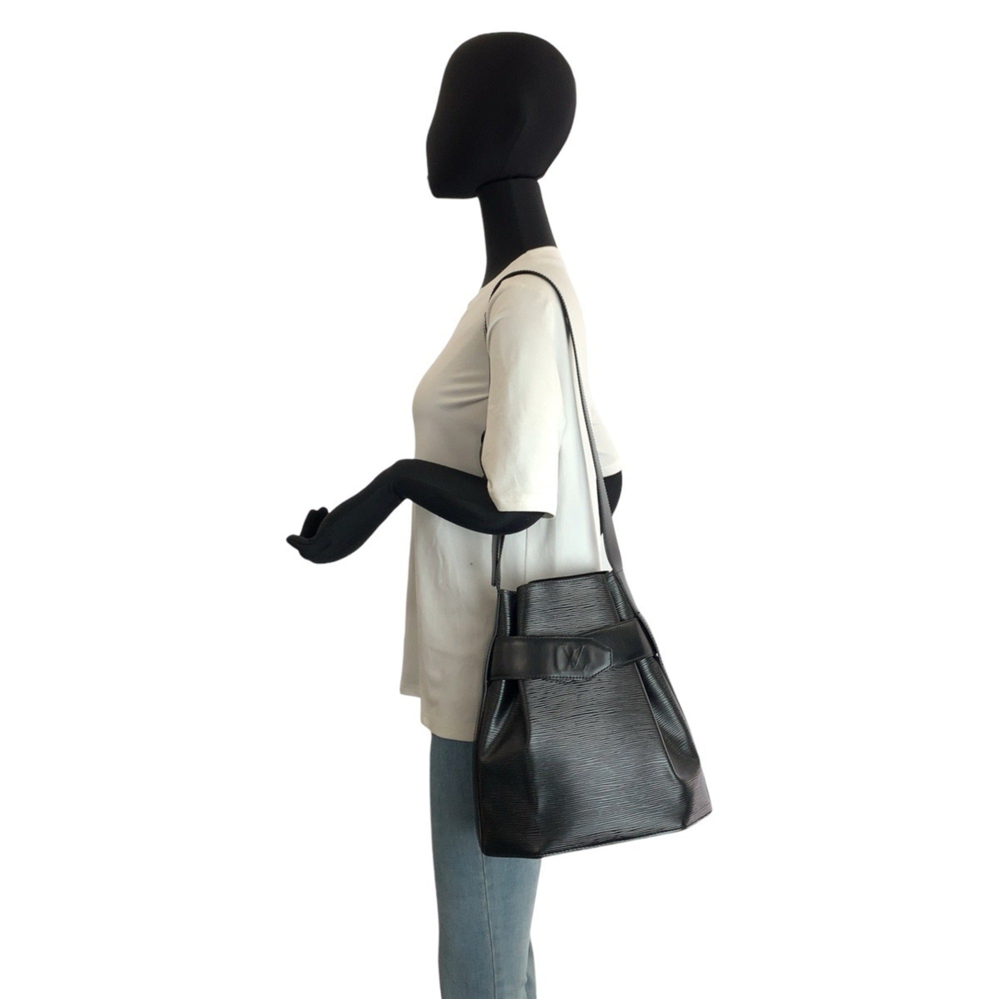 Louis Vuitton Black Leather Shoulder Bag (Pre-Owned)
