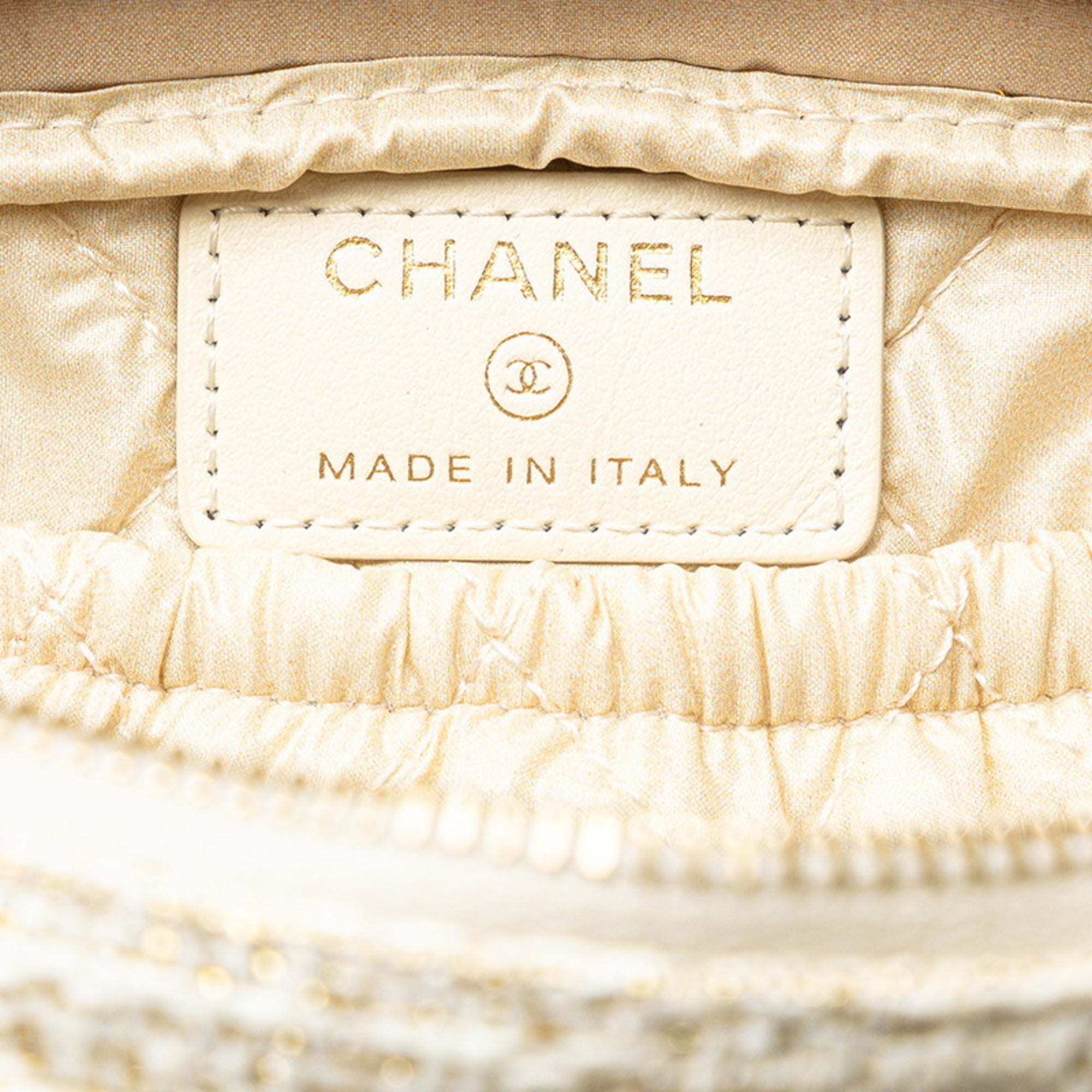 Chanel White Tweed Pouch (Pre-Owned)