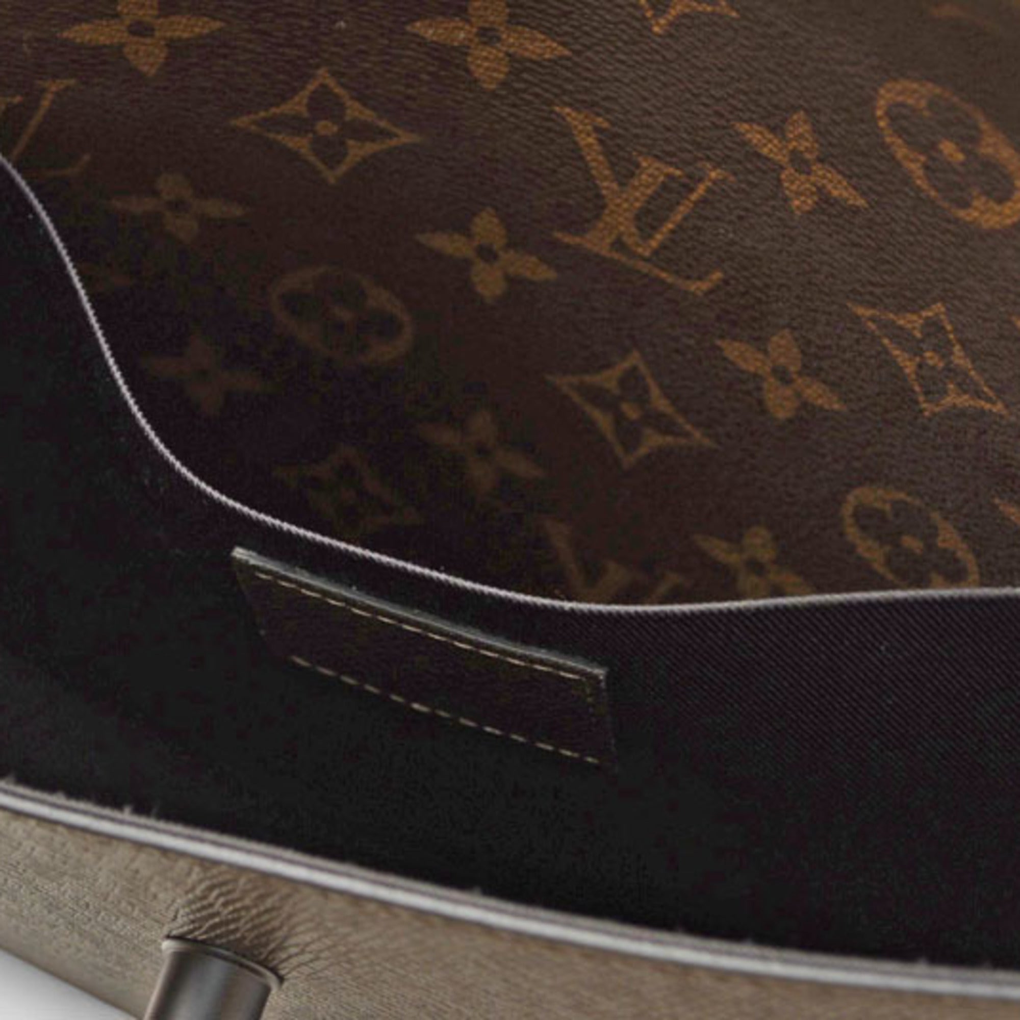 Louis Vuitton Brown Khaki Pvc Clutch Bag Pochette (Pre-Owned)