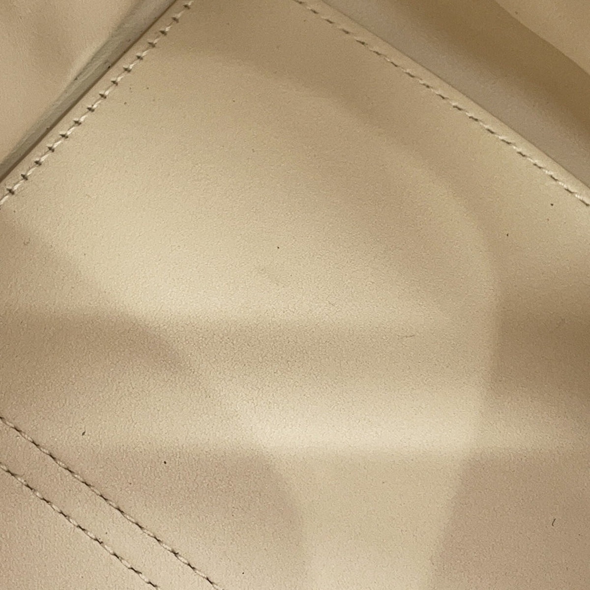 Christian Dior Ivory Leather Handbag (Pre-Owned)
