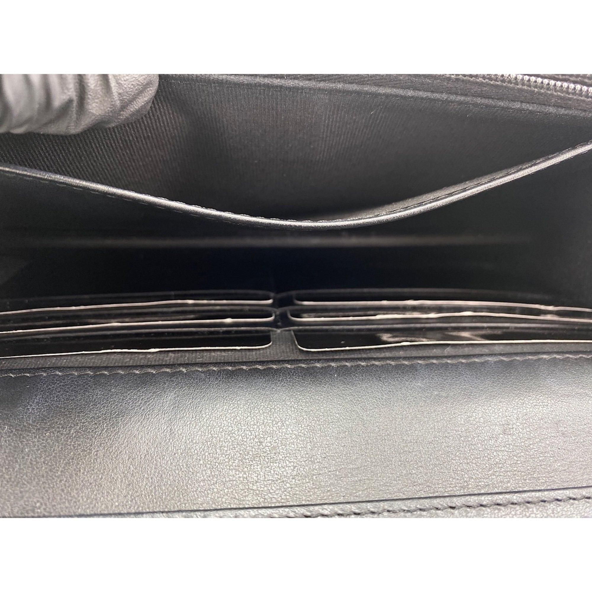 Chanel Black Shoulder Bag (Pre-Owned)