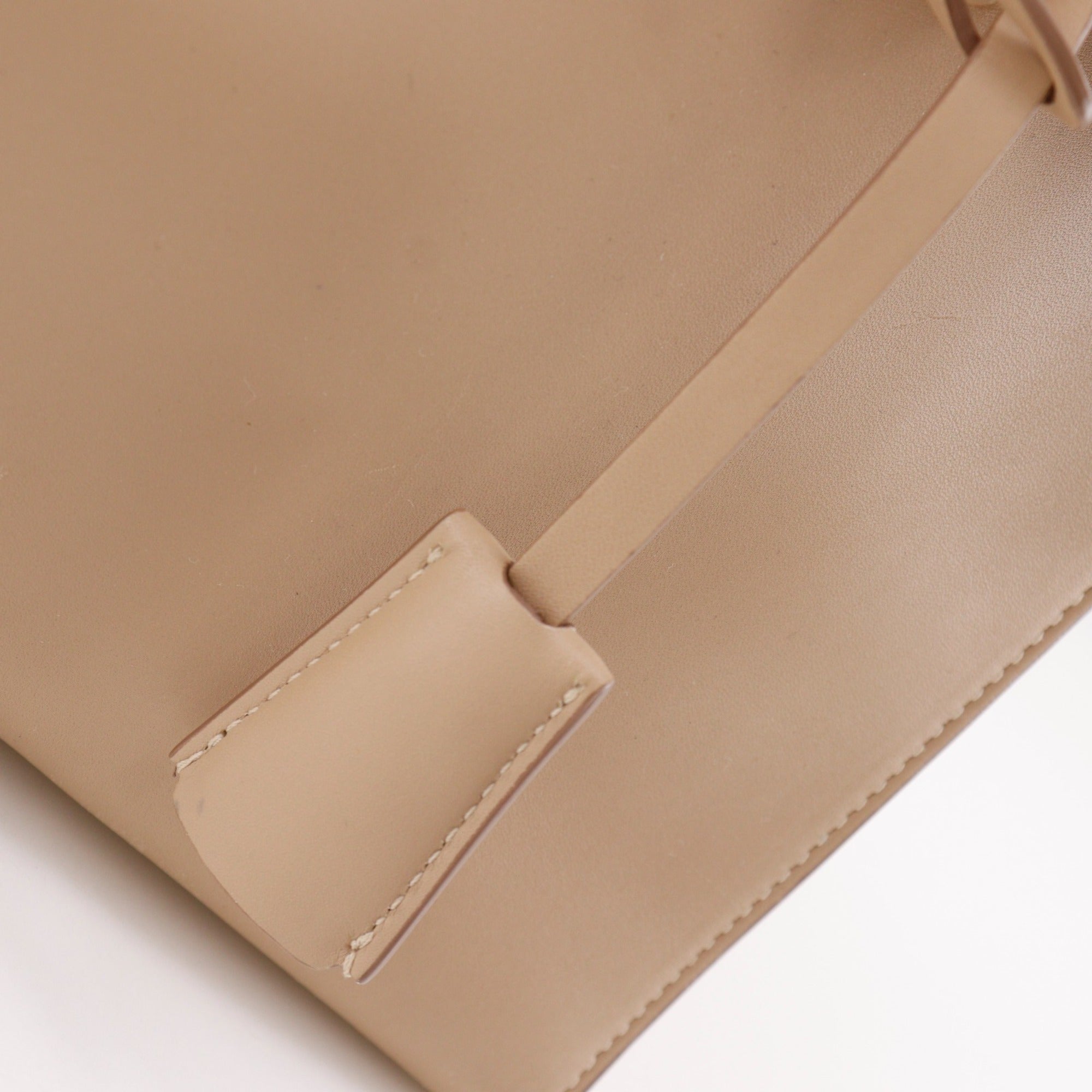 Salvatore Ferragamo Beige Leather Tote Bag (Pre-Owned)