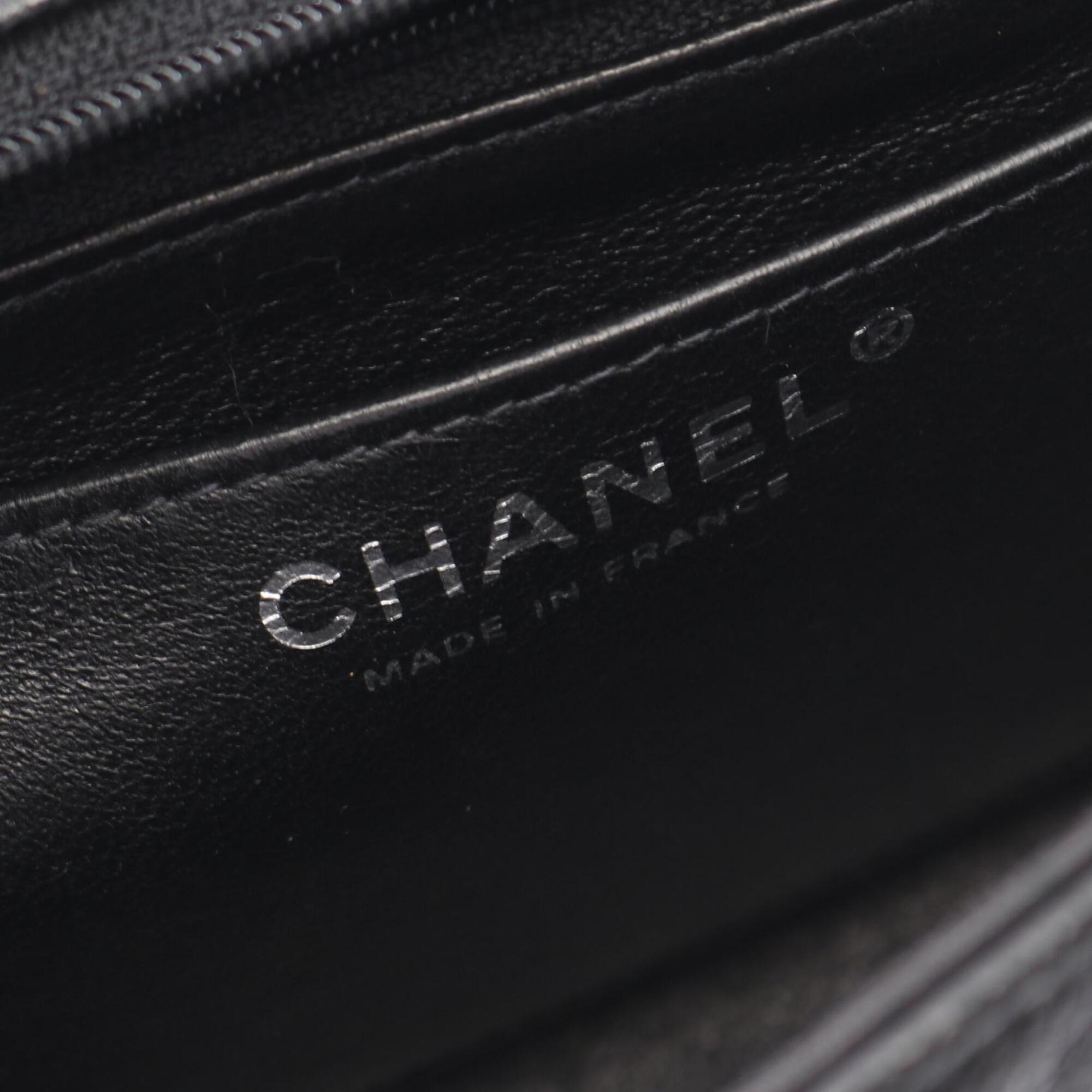 Chanel Black Grained Calfskin Handbag Shoulder Bag (Pre-Owned)
