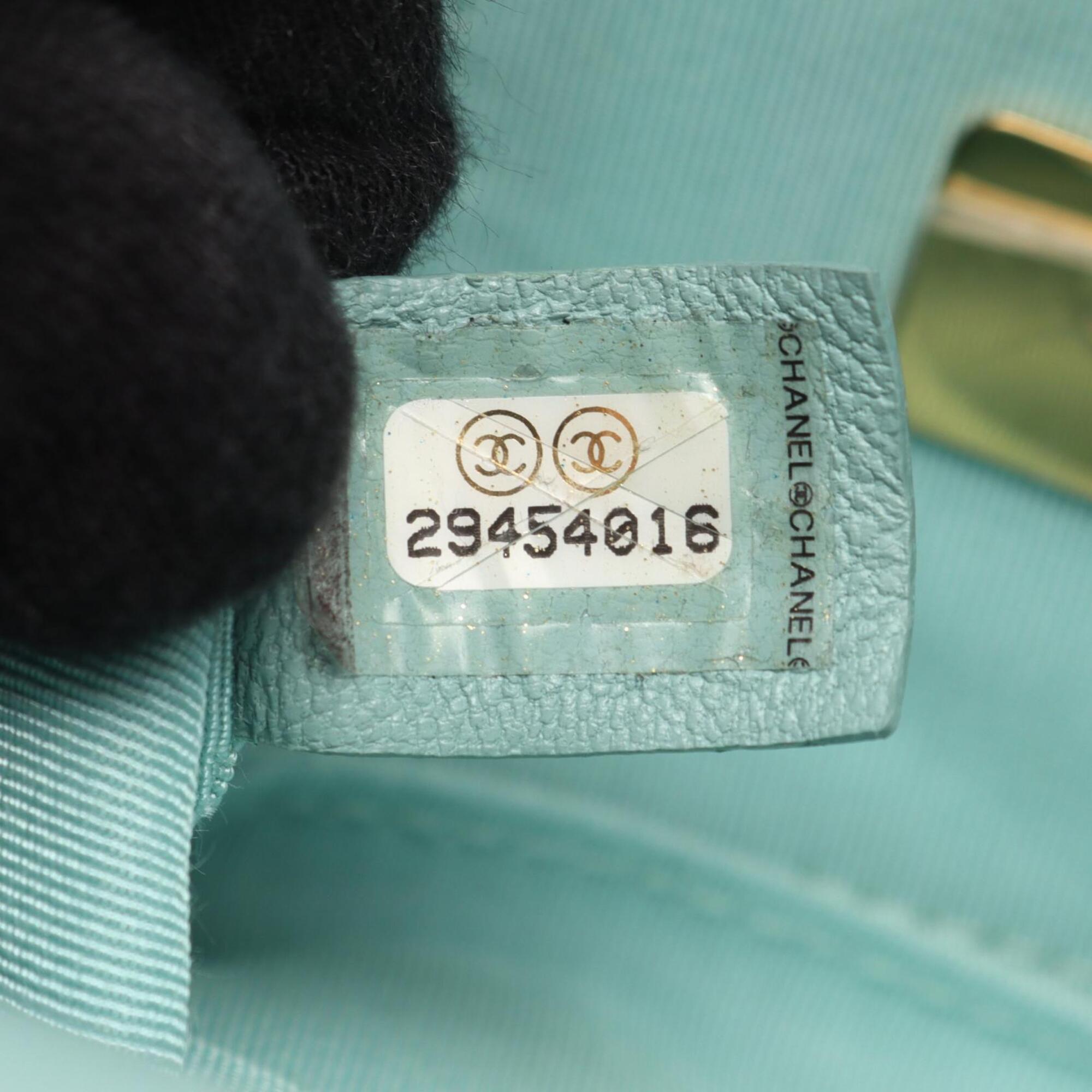 Chanel Green Leather Fanny Pack Handbag (Pre-Owned)