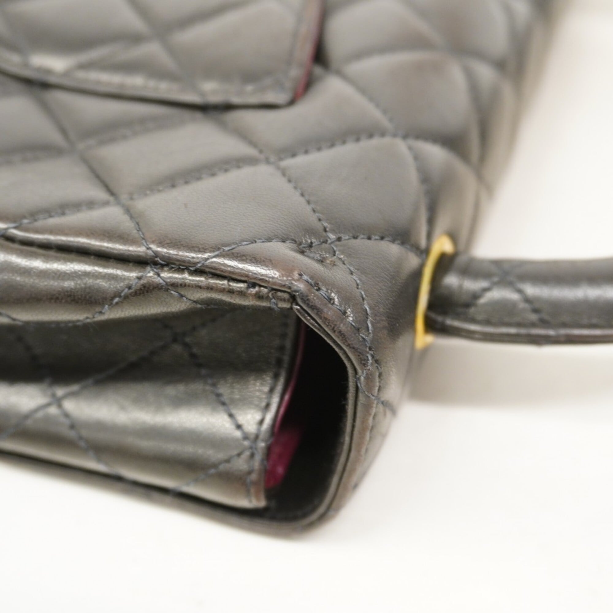 Chanel Black Leather Handbag (Pre-Owned)