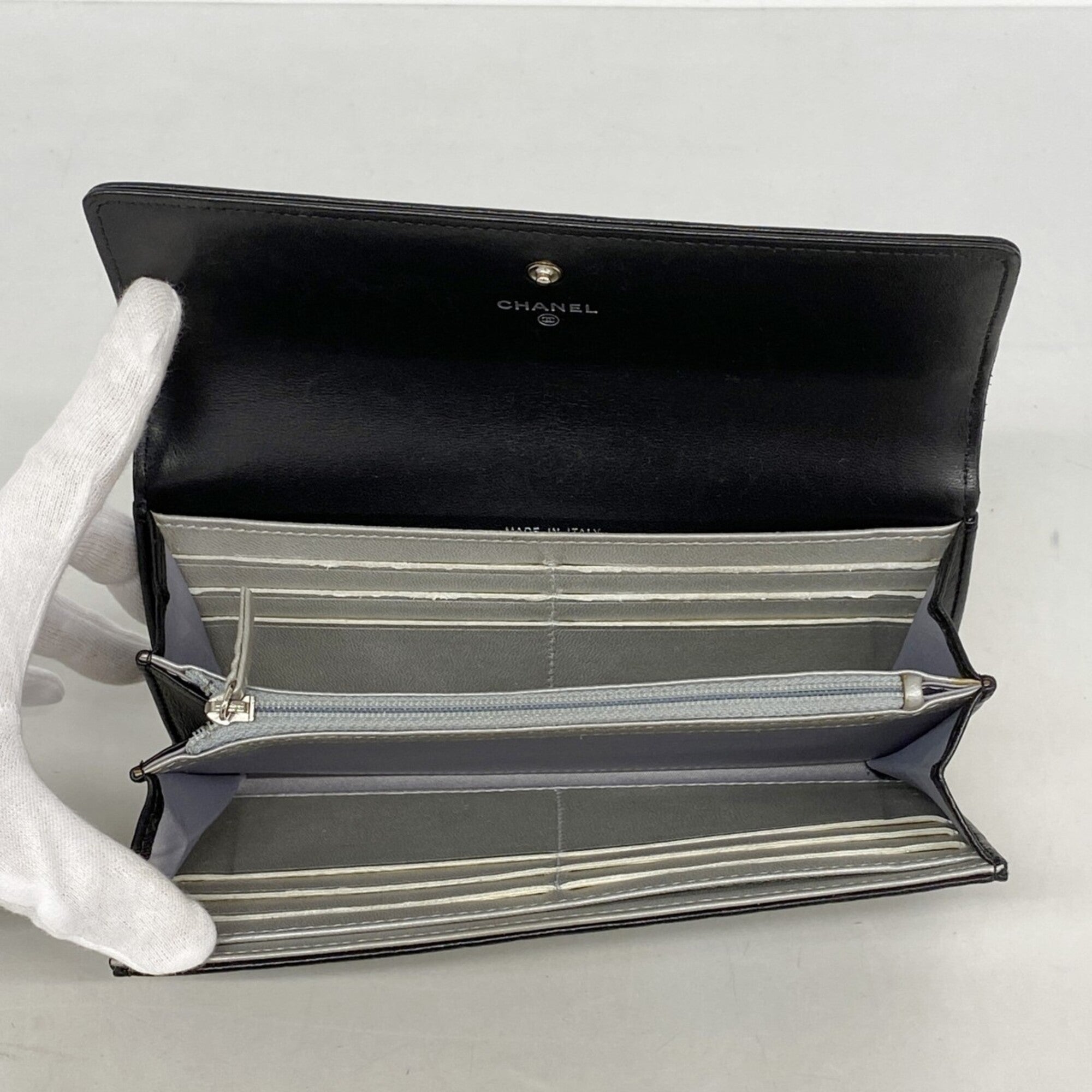 Chanel Black Leather Long Wallet (Bi-Fold) (Pre-Owned)