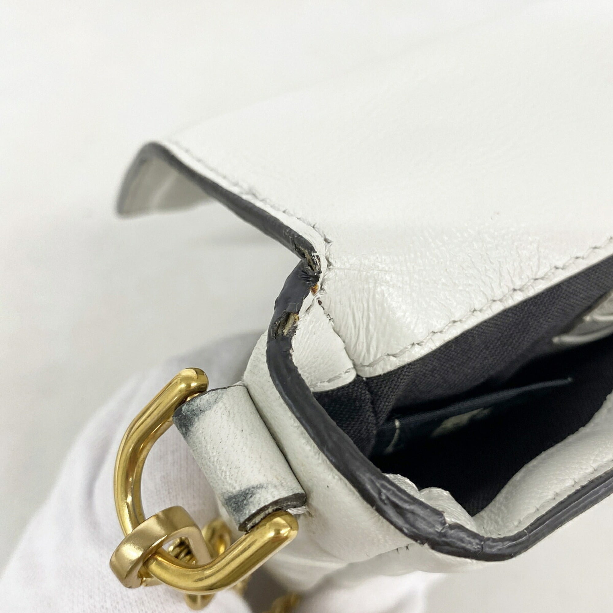 Fendi White Leather Shoulder Bag (Pre-Owned)