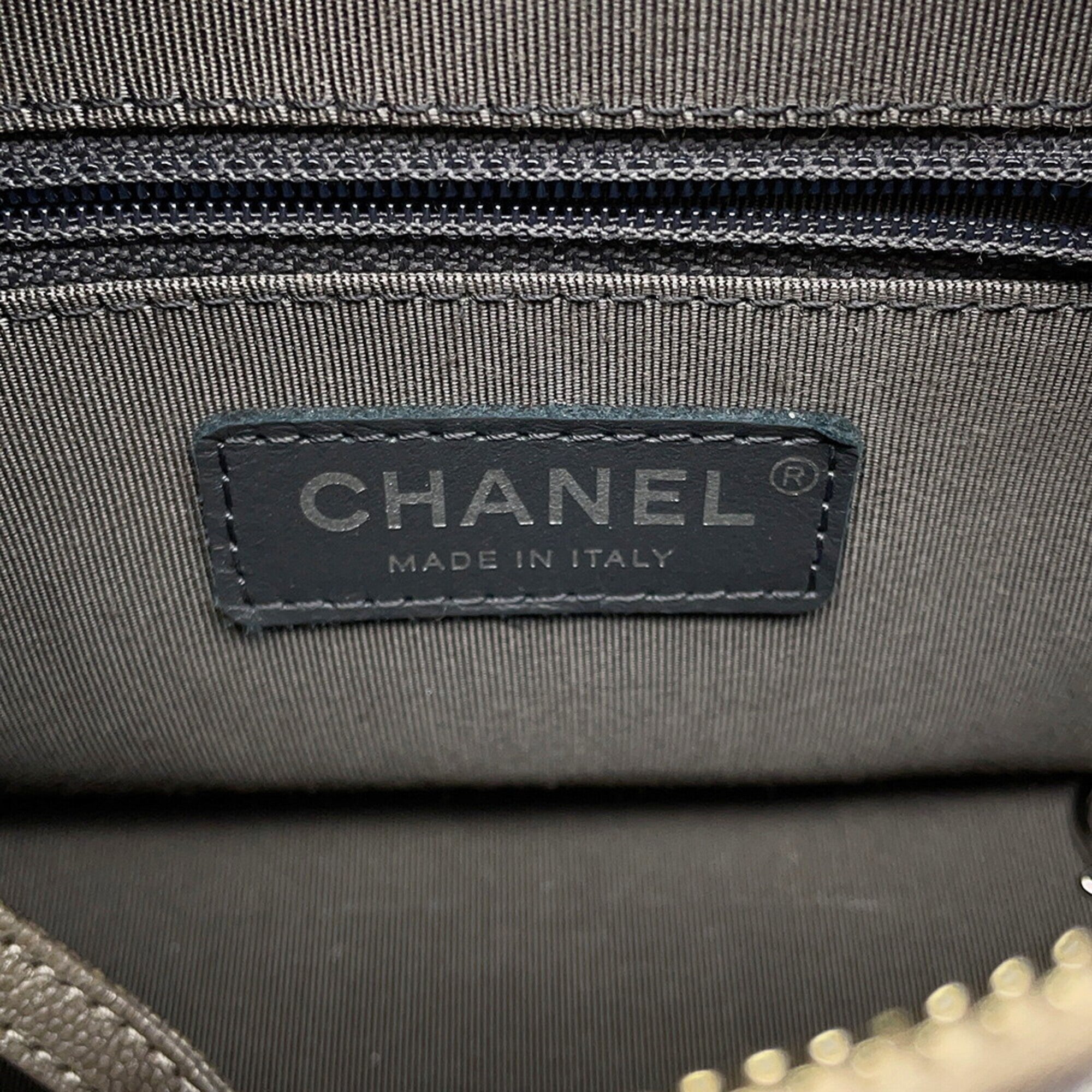 Chanel Gray Grained Calfskin Handbag Shoulder Bag (Pre-Owned)