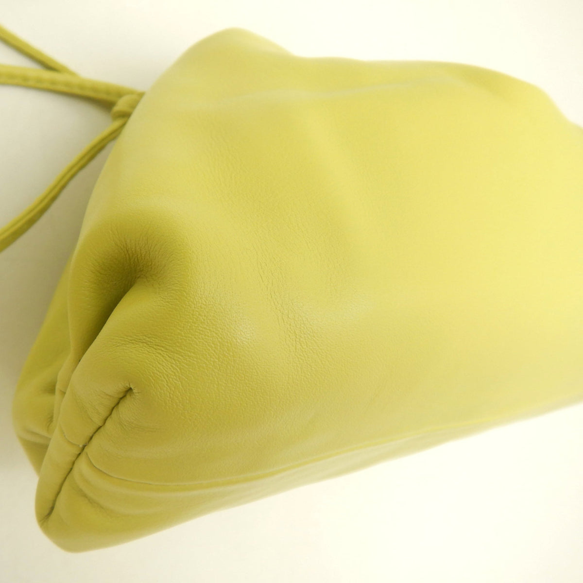 Bottega Veneta Gold Leather Pouch Shoulder Bag (Pre-Owned)