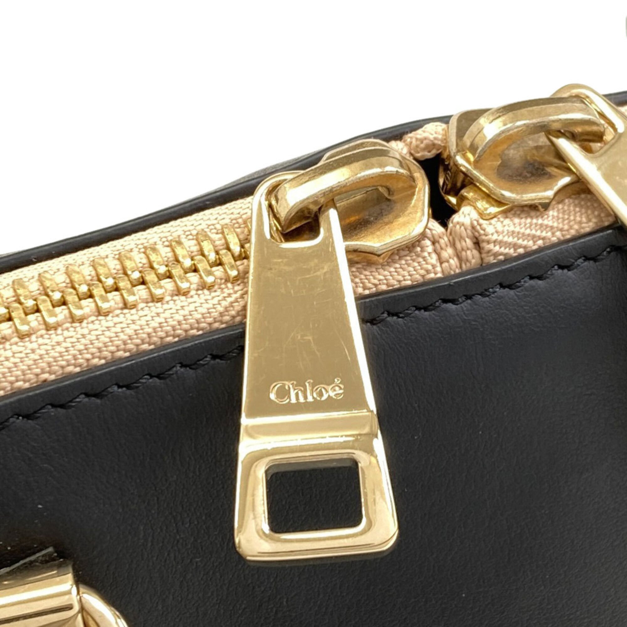 Chloé Black Leather Handbag (Pre-Owned)