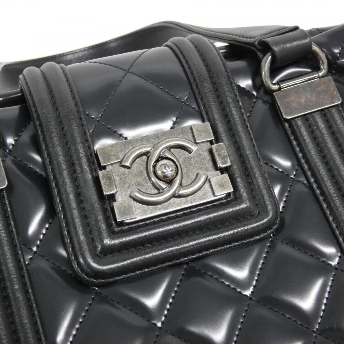 Chanel Black Handbag (Pre-Owned)