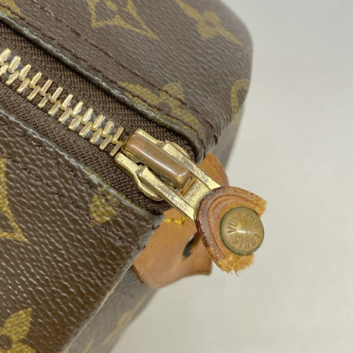 Louis Vuitton Brown Handbag (Pre-Owned)