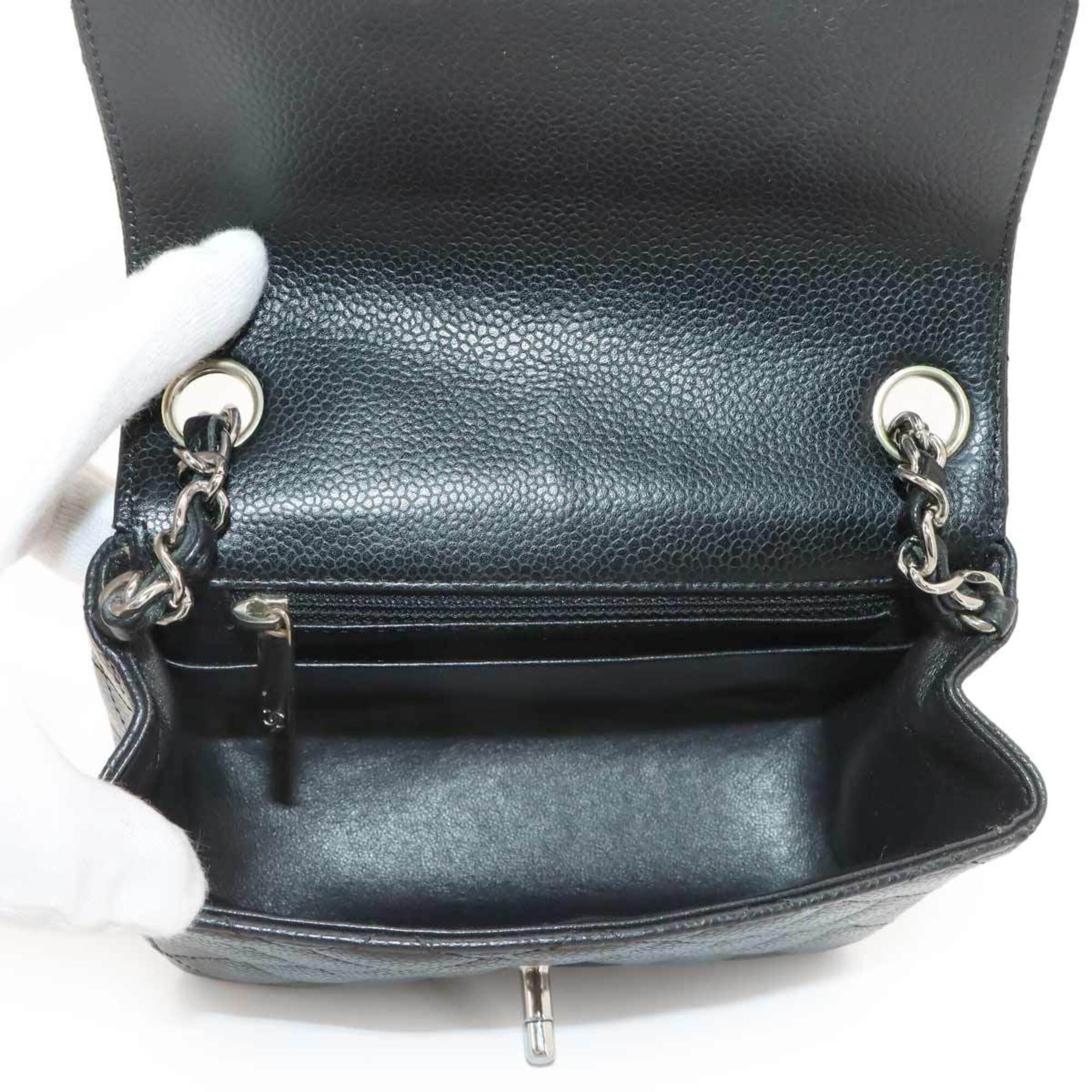 Chanel Black Grained Calfskin Handbag Shoulder Bag (Pre-Owned)