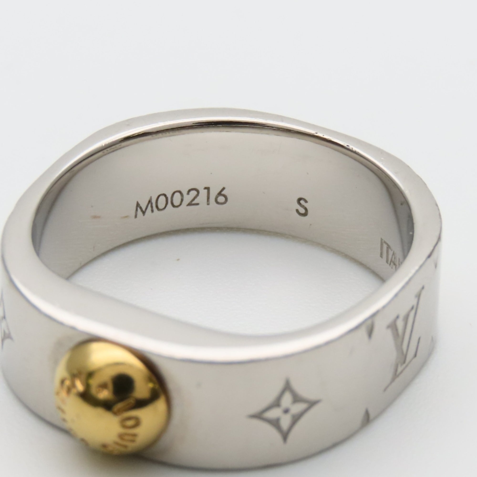 Louis Vuitton Silver Metal Band Ring (Pre-Owned)