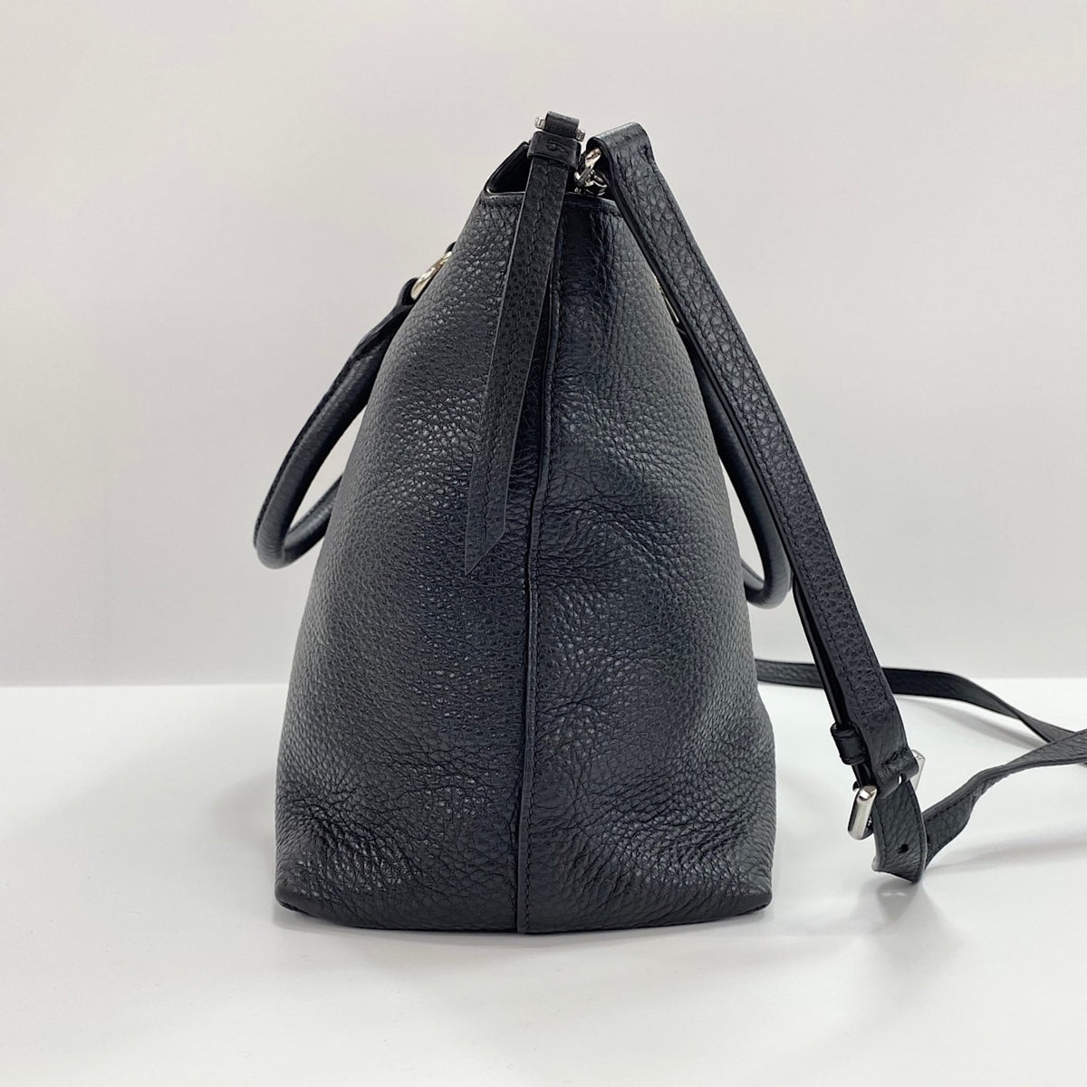 Prada Black Handbag (Pre-Owned)
