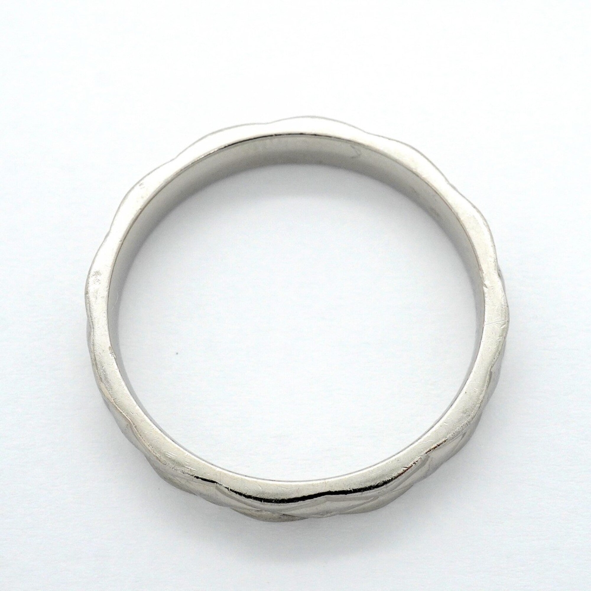 Chanel Platinum 950 Band Ring (Pre-Owned)