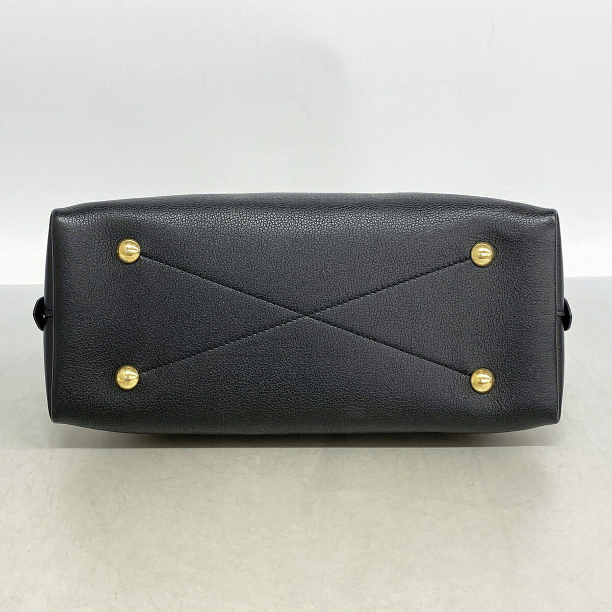 Louis Vuitton Noir Handbag (Pre-Owned)