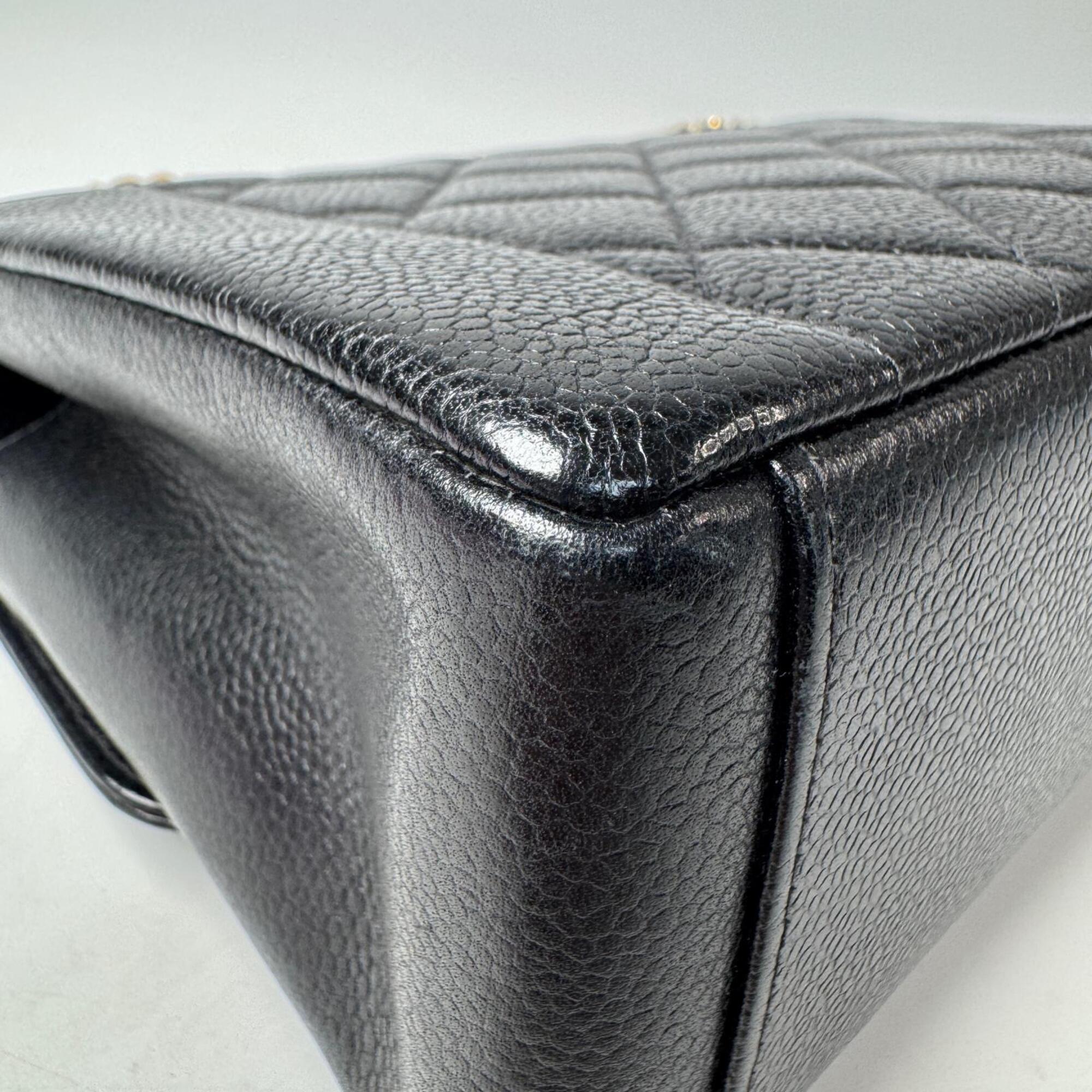 Chanel Black Grained Calfskin Shoulder Bag (Pre-Owned)