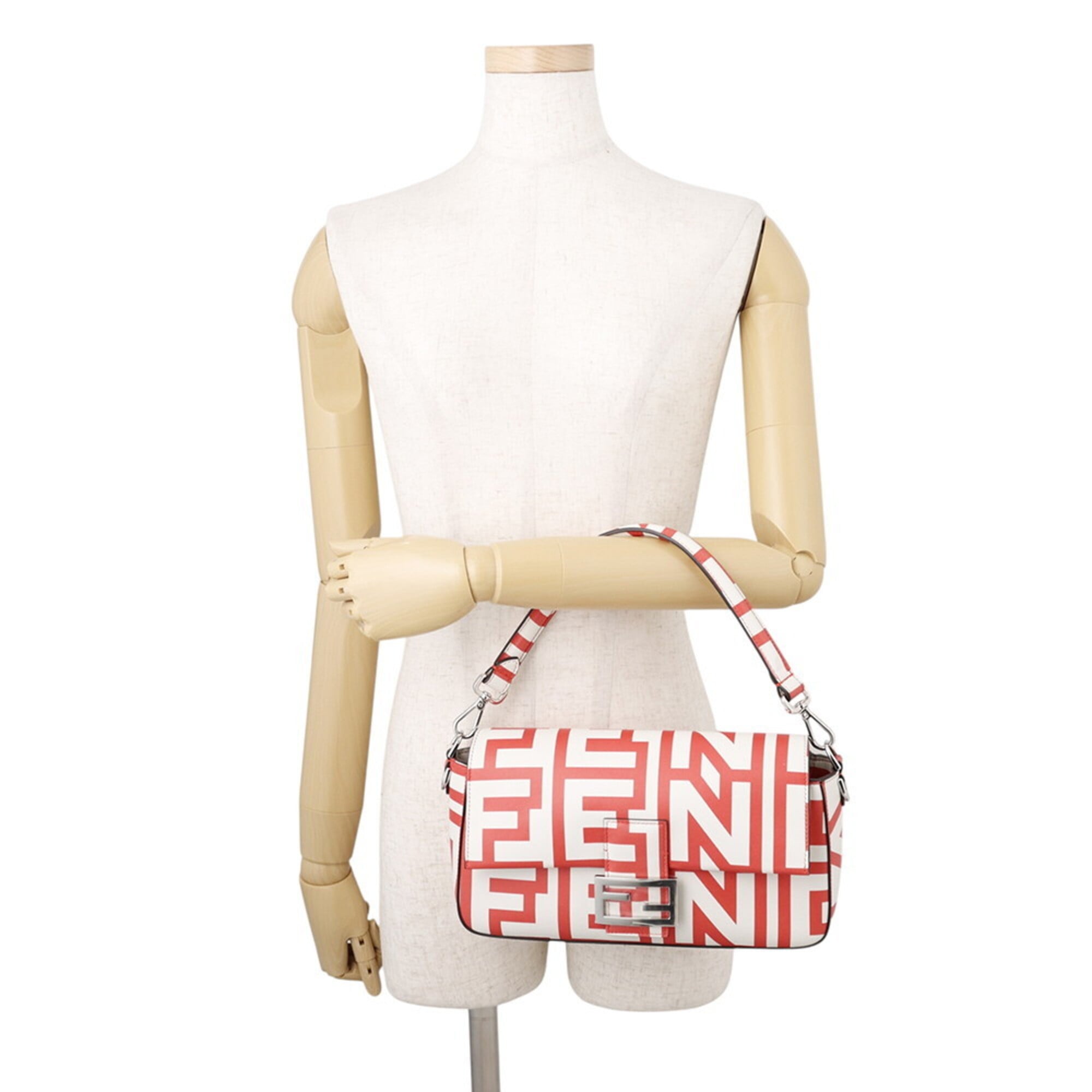Fendi Baguette Red Color White Leather Handbag (Pre-Owned)