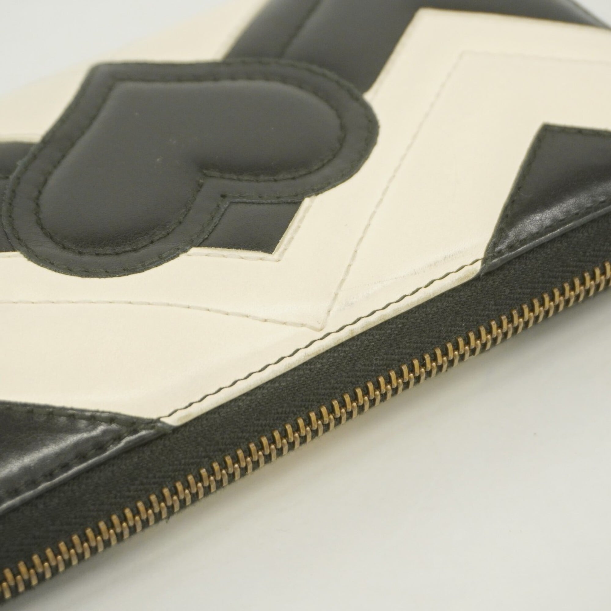 Gucci Black White Leather Long Wallet (Bi-Fold) (Pre-Owned)