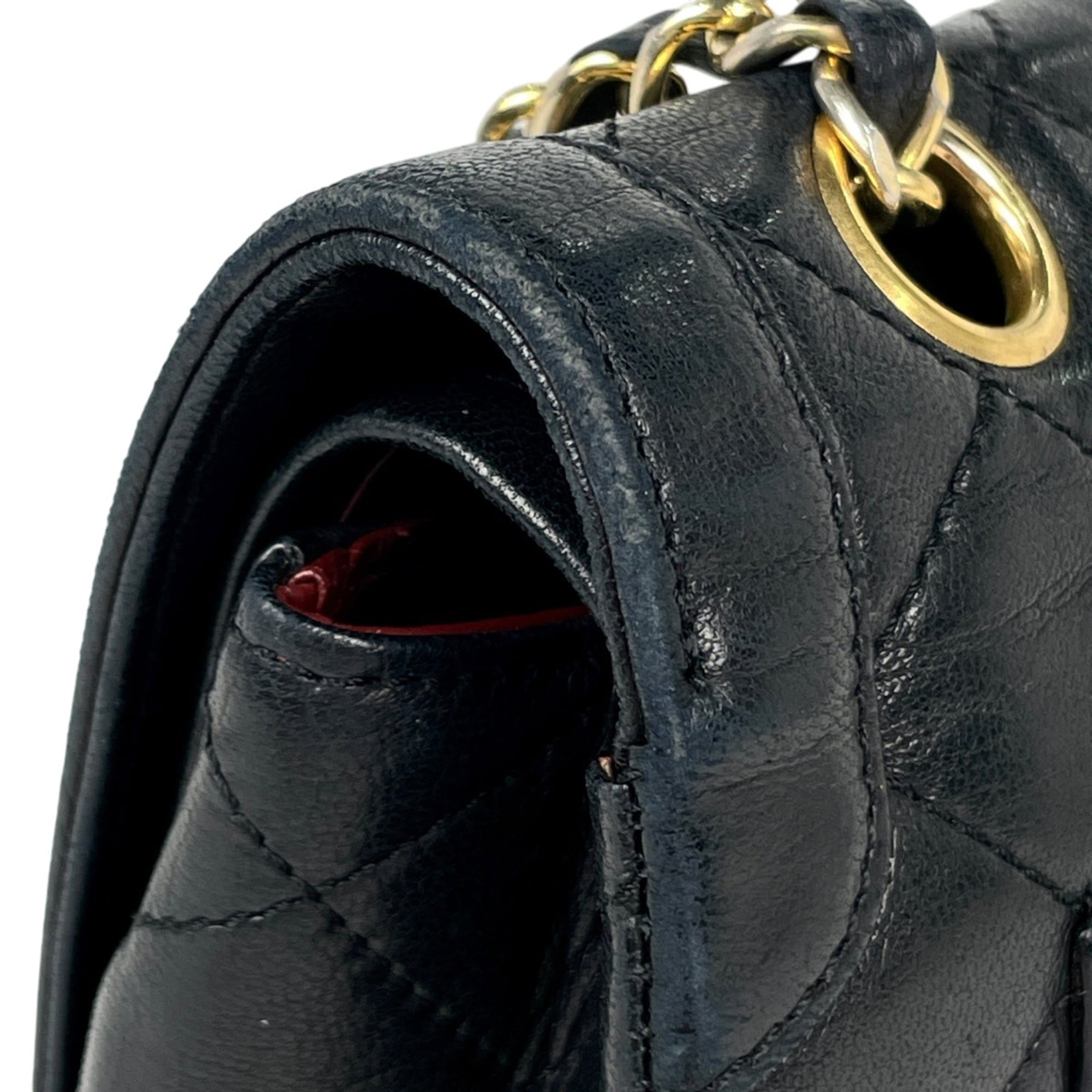 Chanel Matelasse Black Leather Shoulder Bag (Pre-Owned)