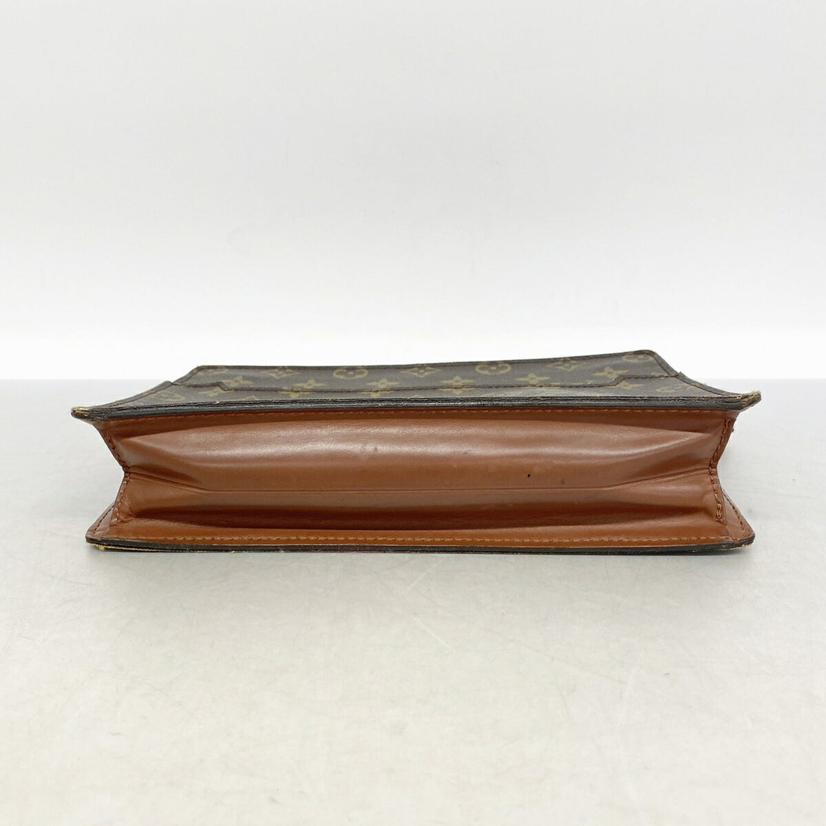 Louis Vuitton Brown Clutch Bag (Pre-Owned)