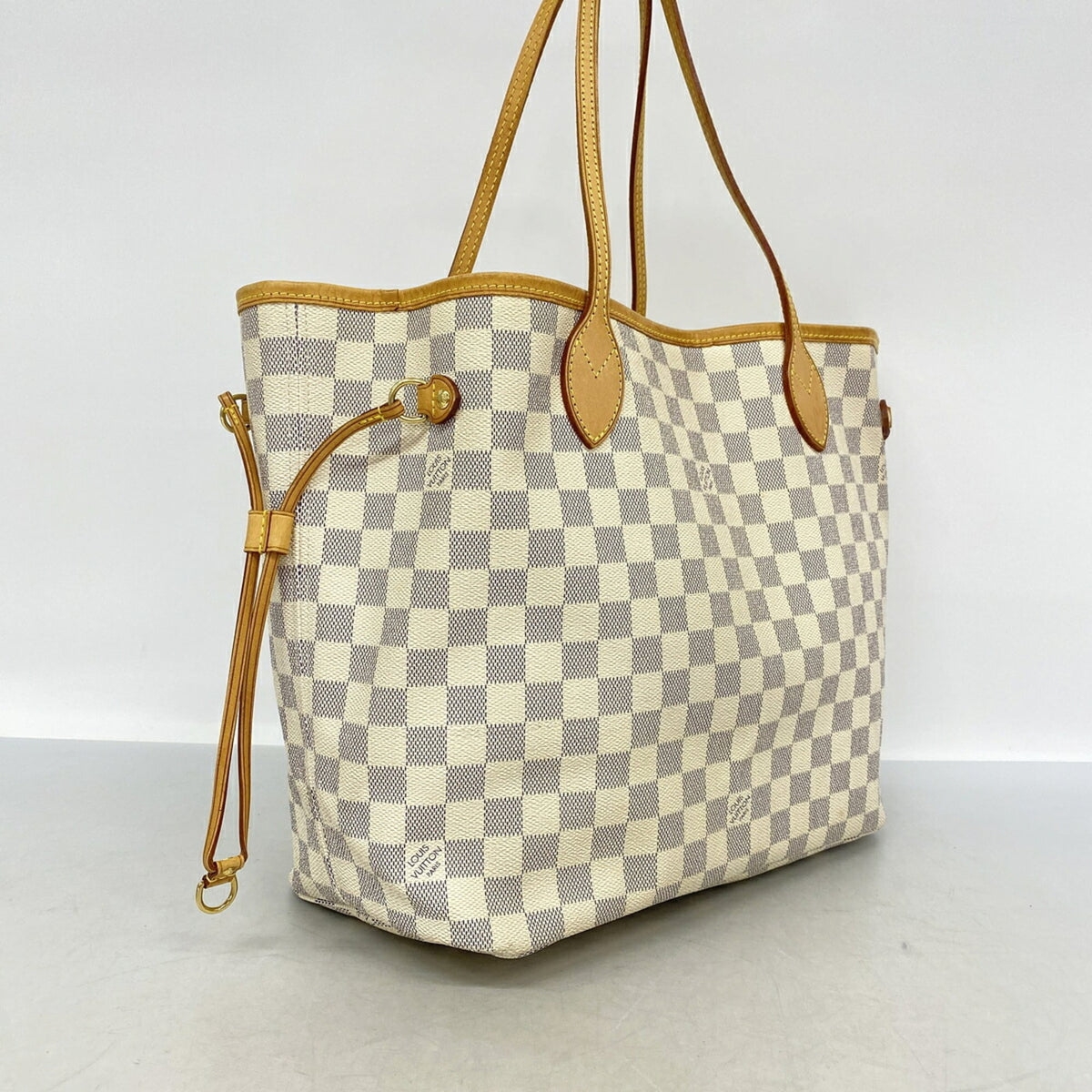 Louis Vuitton White Tote Bag (Pre-Owned)