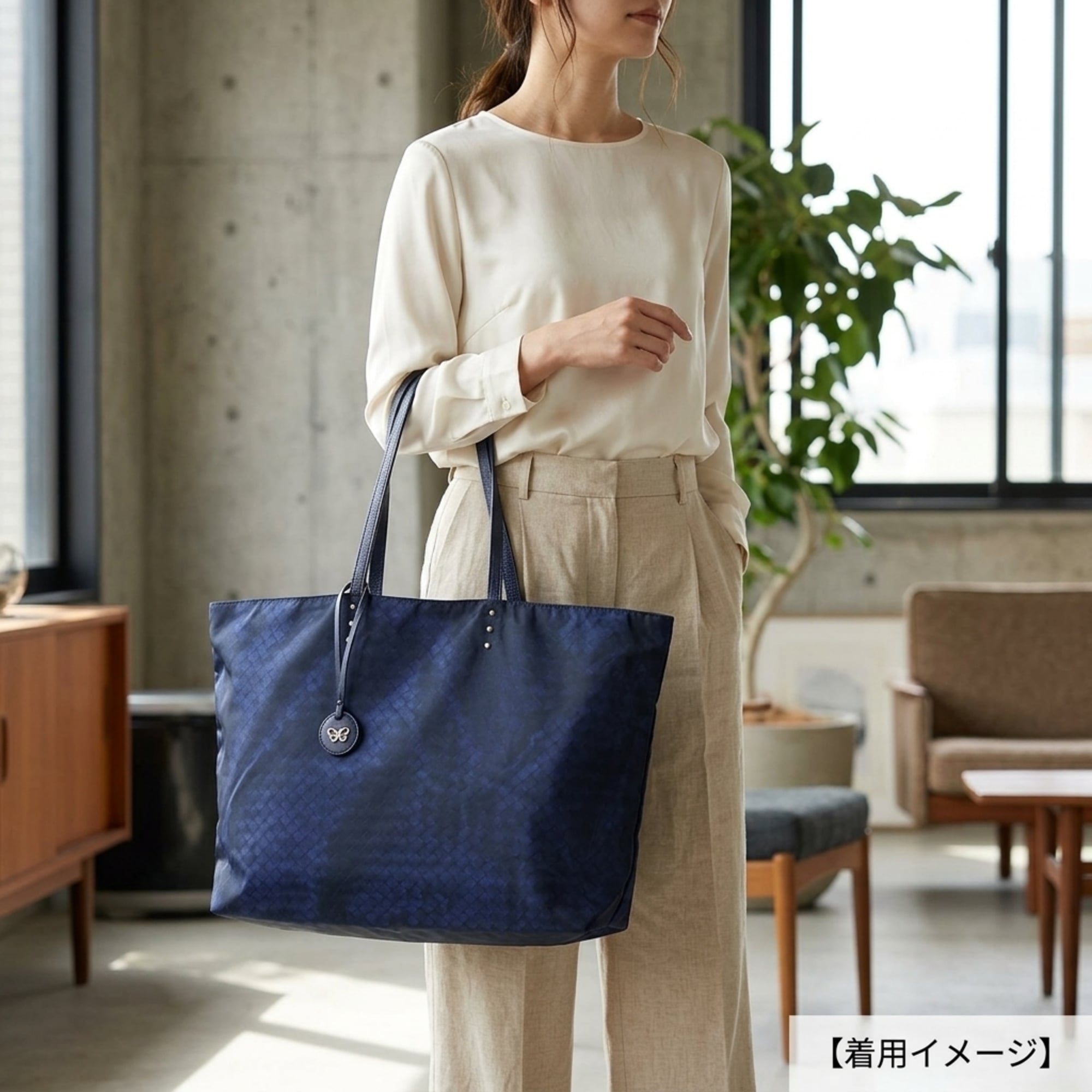 Bottega Veneta Navy Nylon Handbag Tote Bag (Pre-Owned)