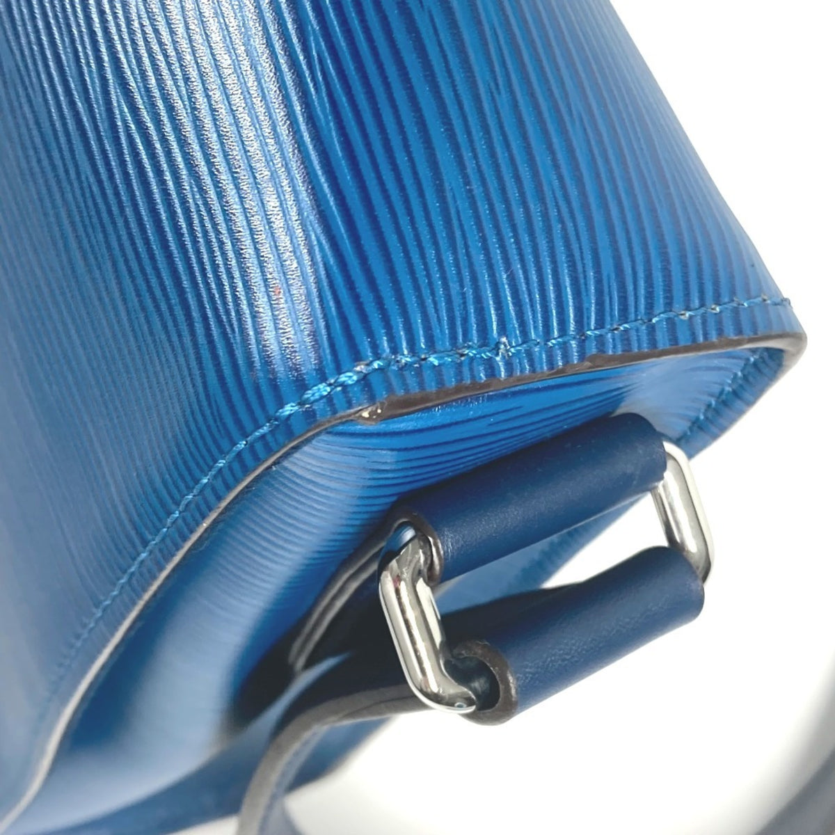 Louis Vuitton Blue Epi Leather Shoulder Bag (Pre-Owned)