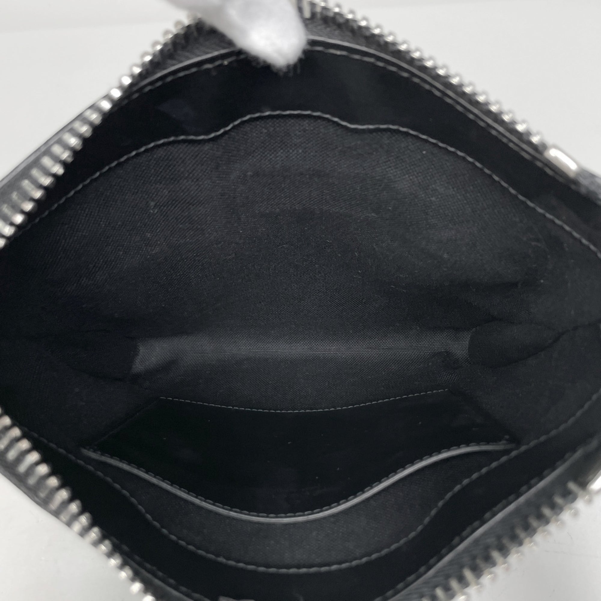 Gucci Black Gg Supreme Messenger Bag (Pre-Owned)