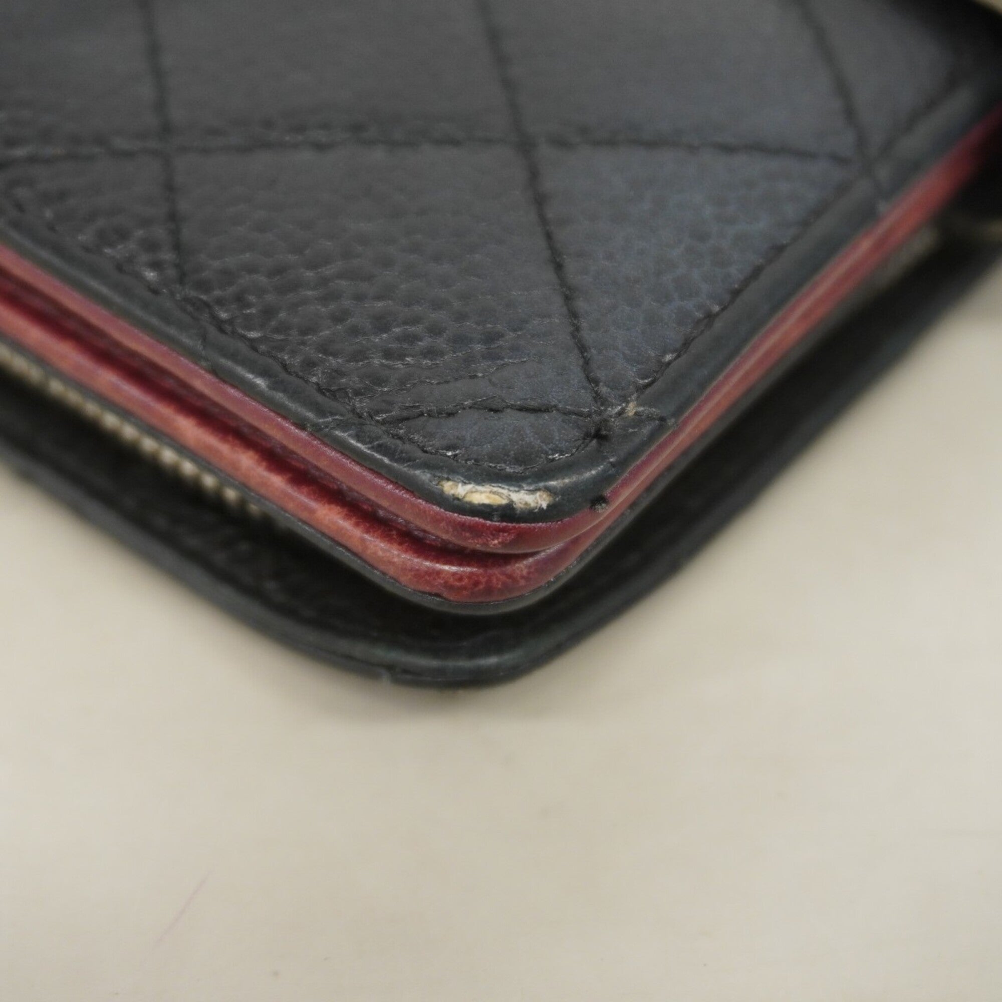 Chanel Black Grained Calfskin Wallet (Bi-Fold) (Pre-Owned)