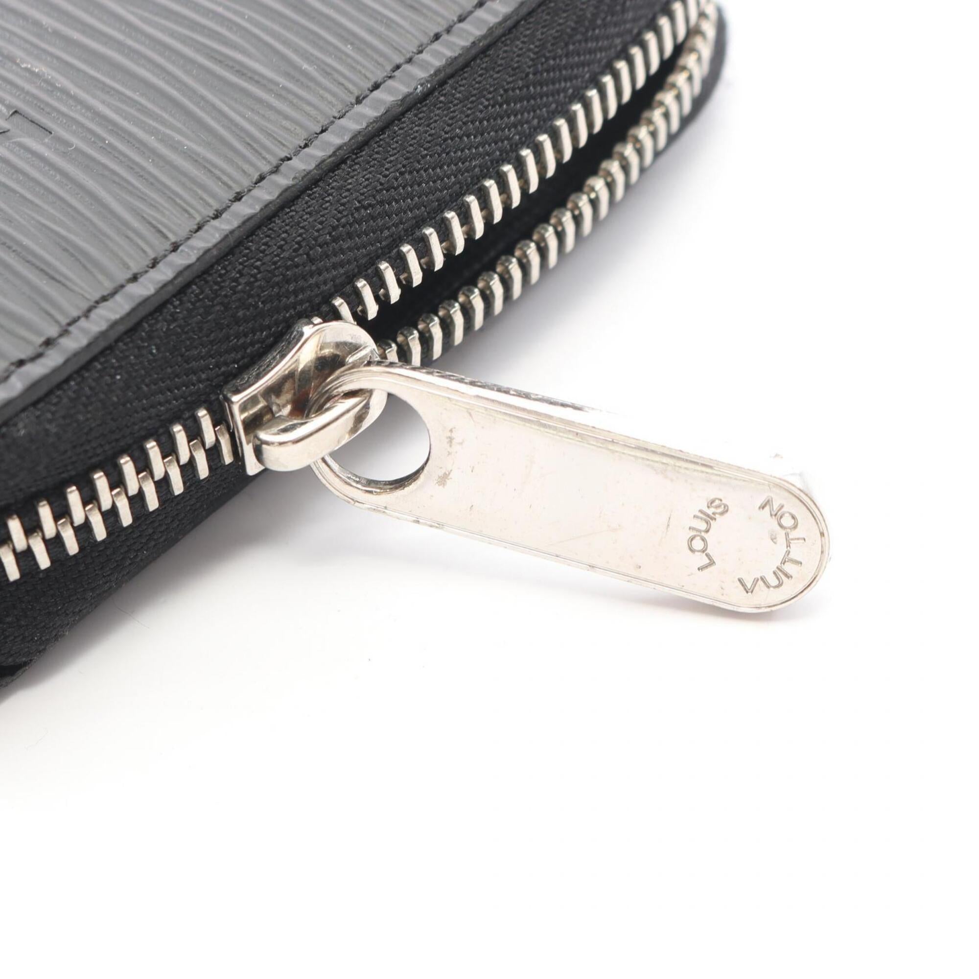 Louis Vuitton Black Leather Long Wallet (Bi-Fold) (Pre-Owned)