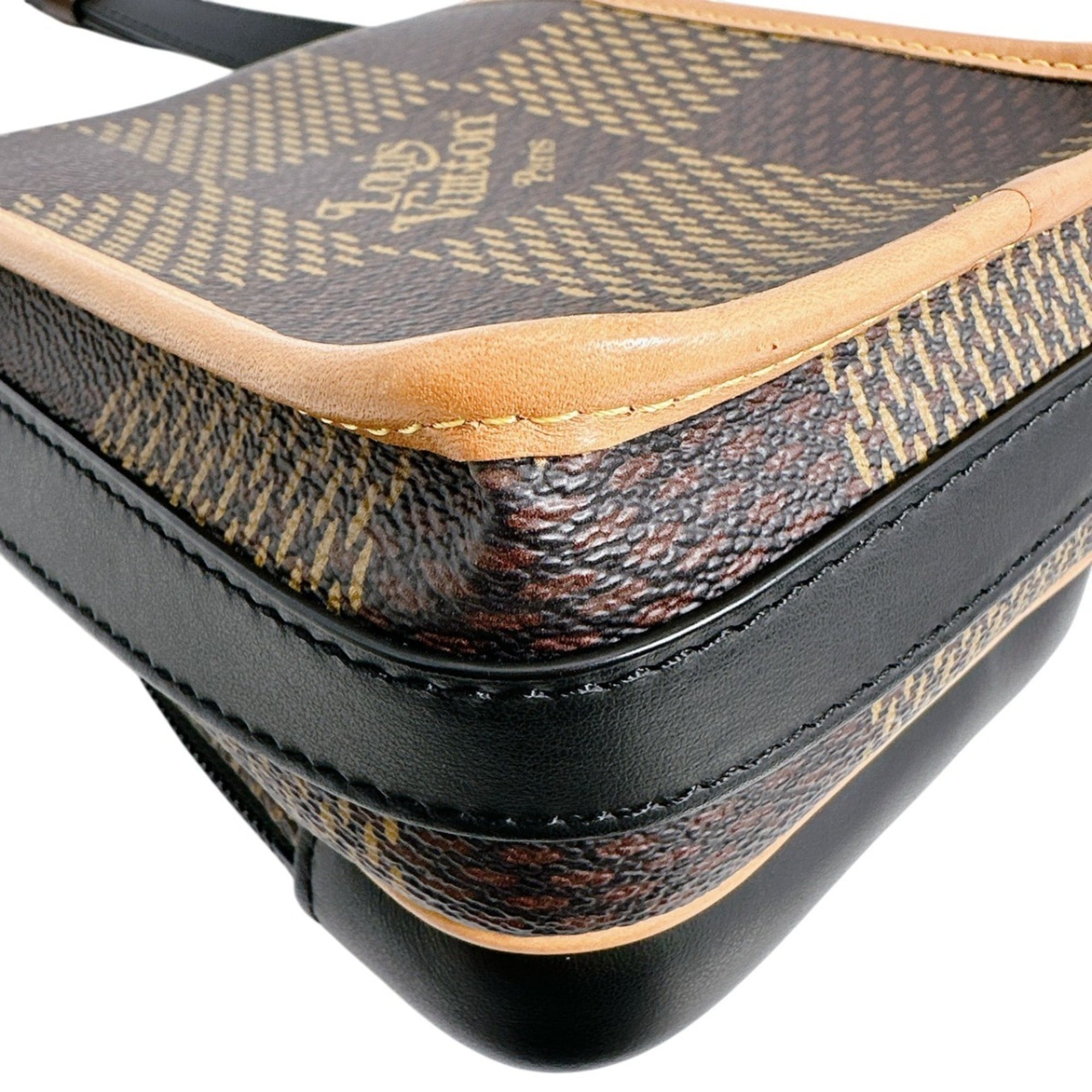 Louis Vuitton Brown Damier Canvas Messenger Bag (Pre-Owned)