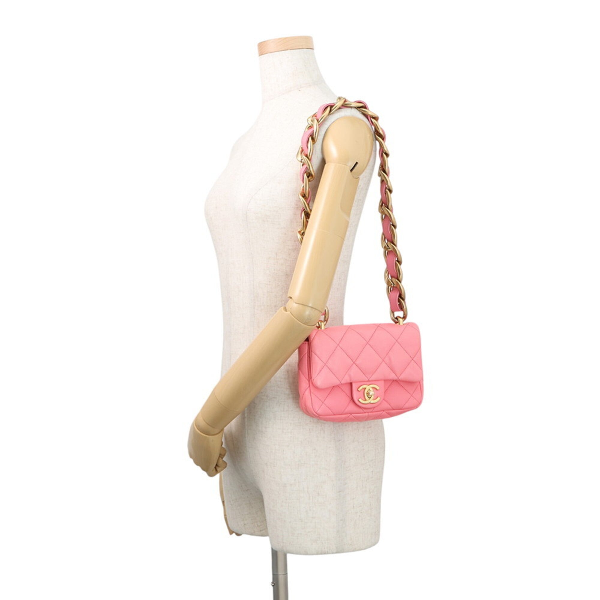 Chanel Pink Leather Handbag Shoulder Bag (Pre-Owned)