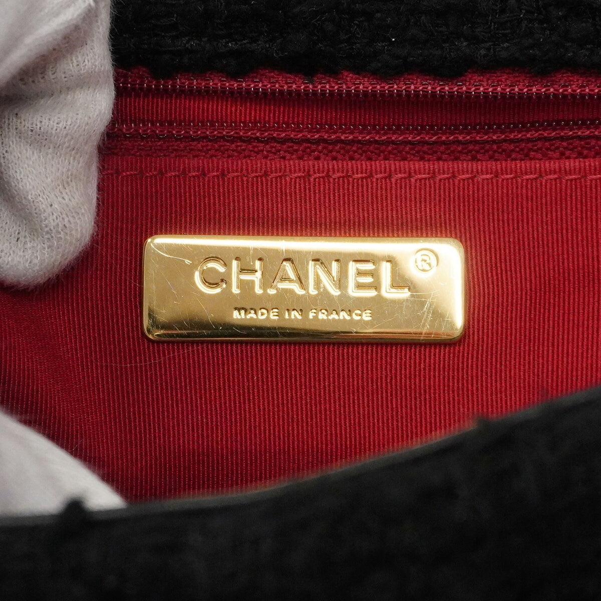 Chanel Black Tweed Handbag (Pre-Owned)
