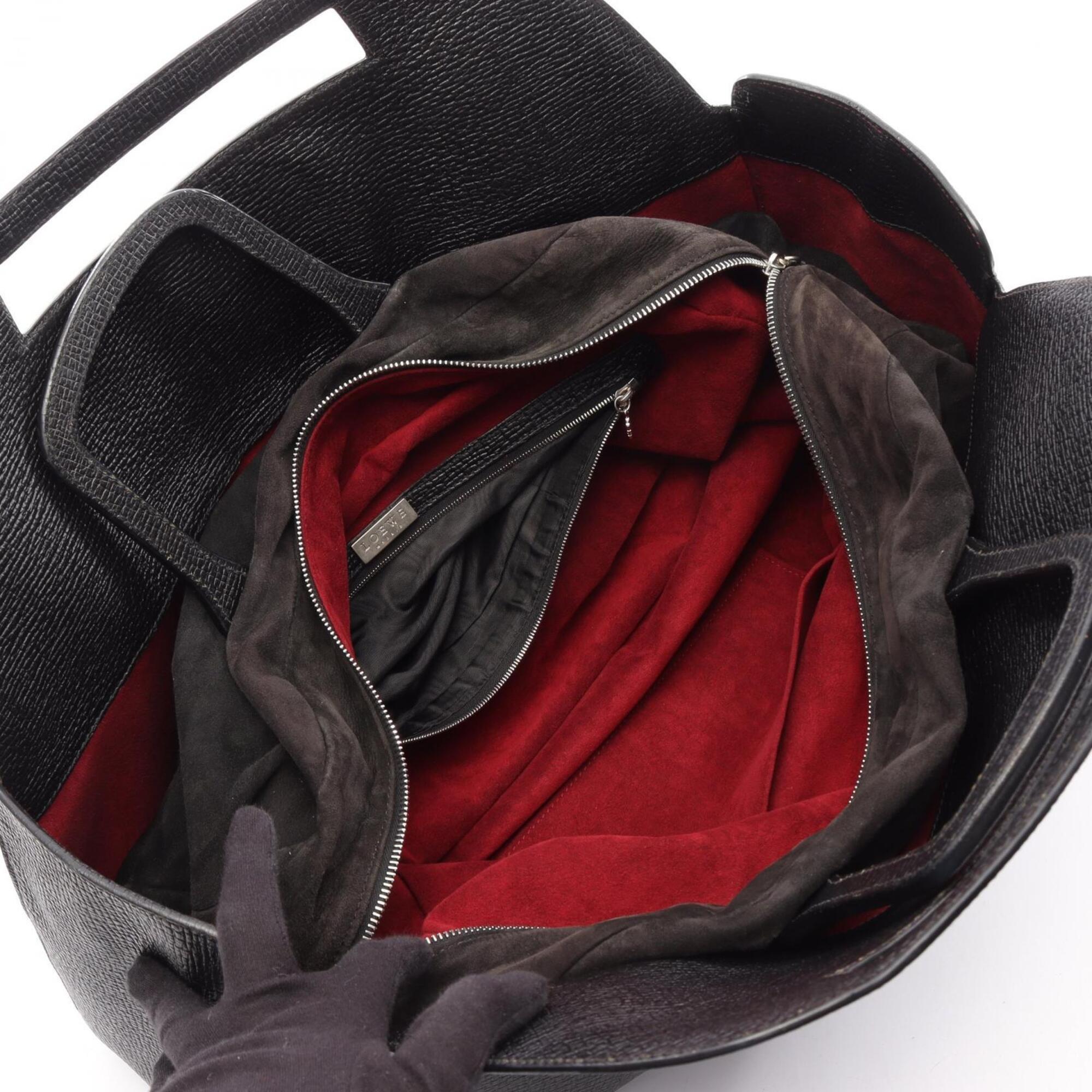 Loewe Black Leather Handbag (Pre-Owned)