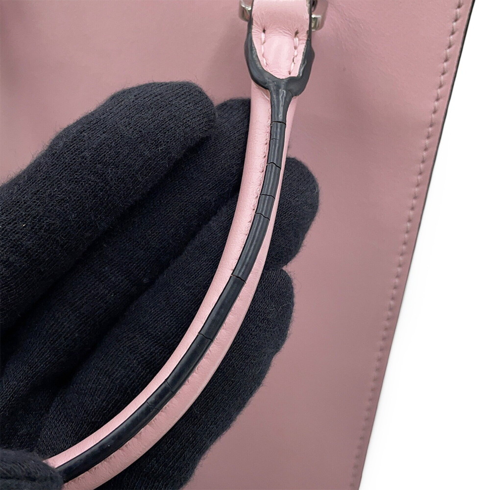 Prada Pink Leather Handbag (Pre-Owned)