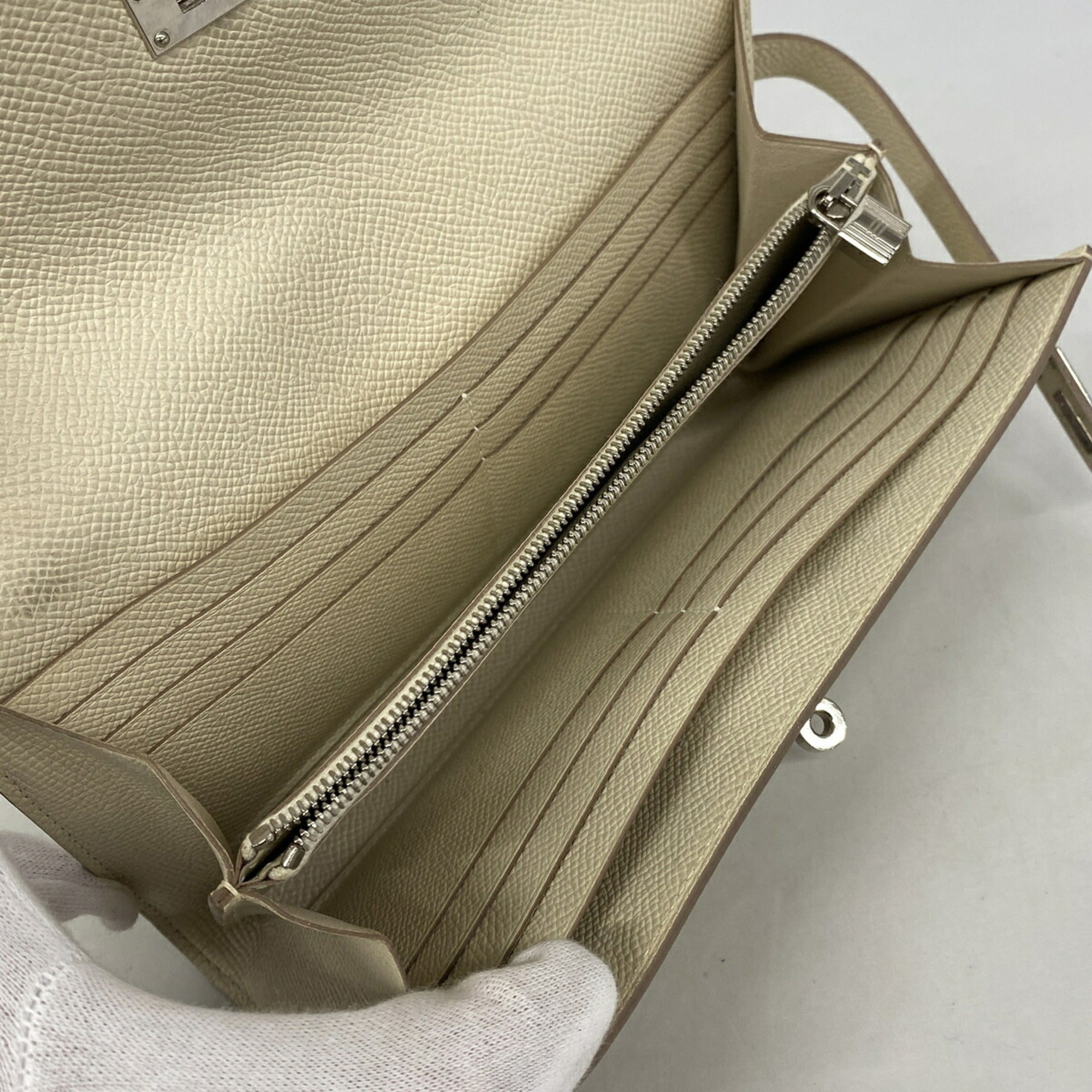 Hermes White Epsom Leather Leather Long Wallet (Bi-Fold) (Pre-Owned)