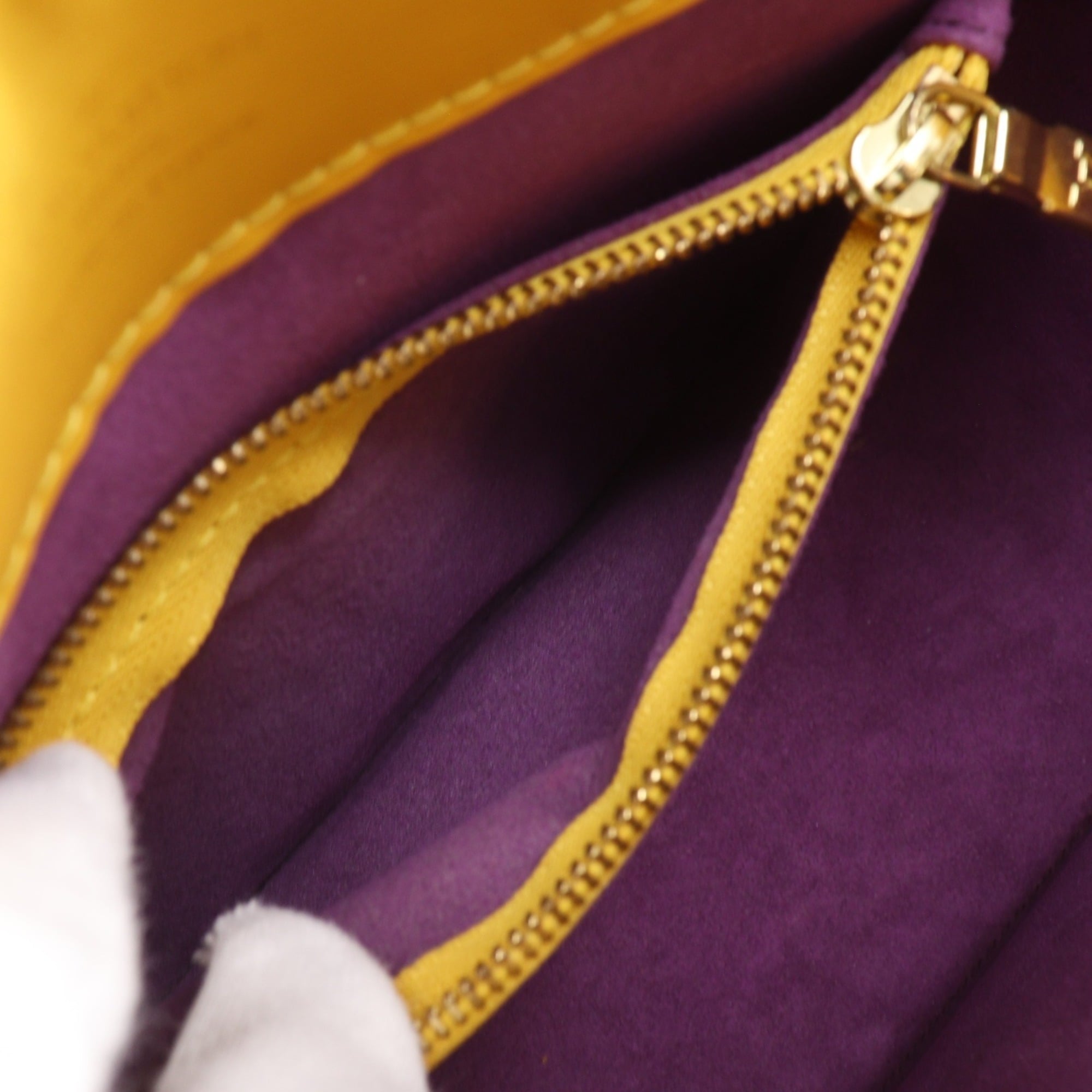 Louis Vuitton Yellow Epi Leather Shoulder Bag (Pre-Owned)