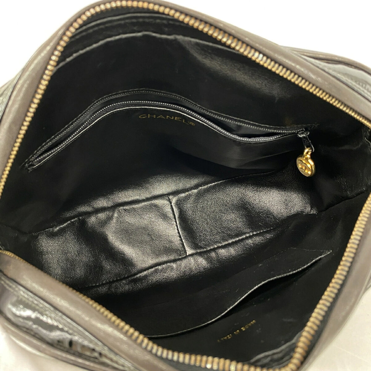Chanel Black Patent Leather Shoulder Bag (Pre-Owned)