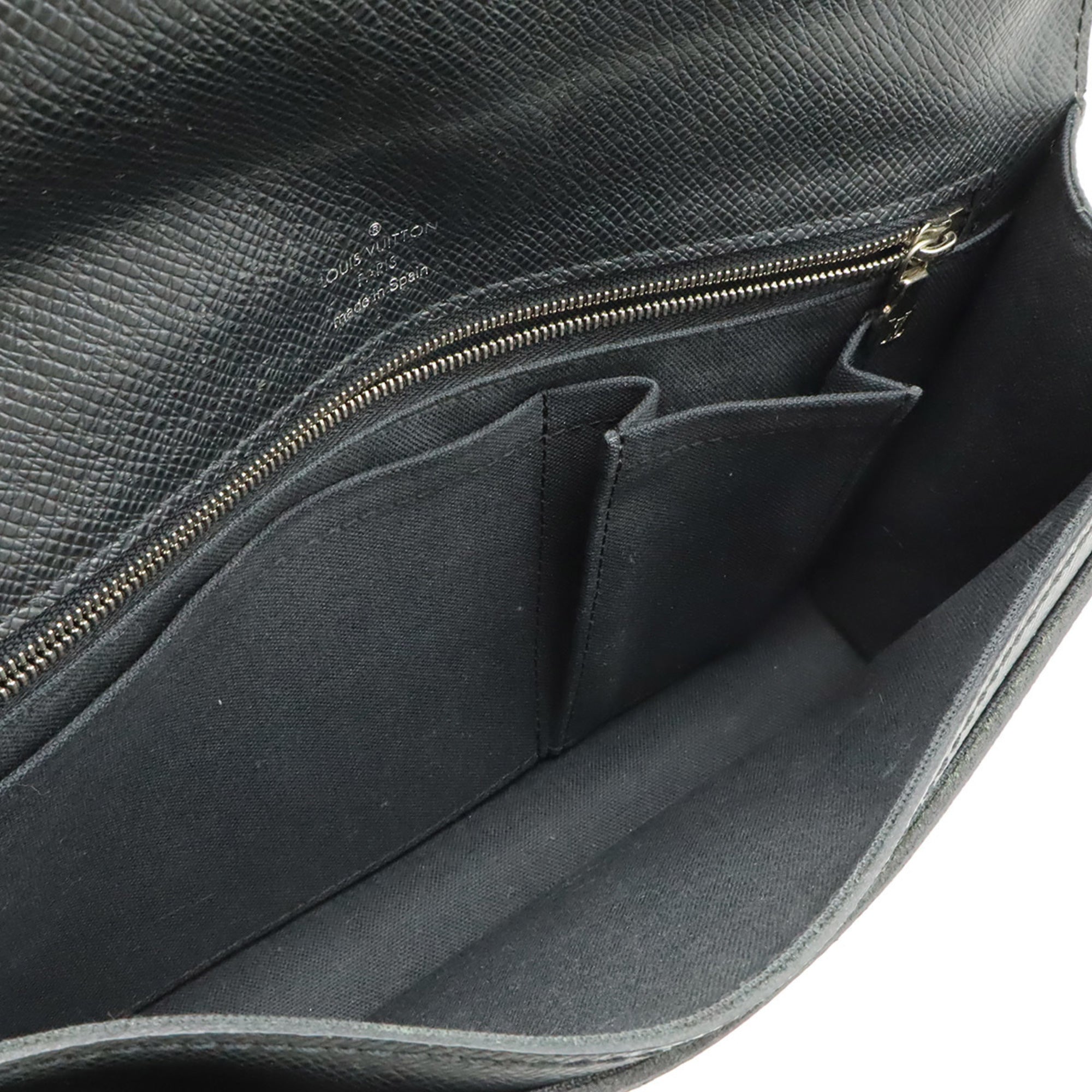 Louis Vuitton Ardoise Black Leather Clutch Bag (Pre-Owned)
