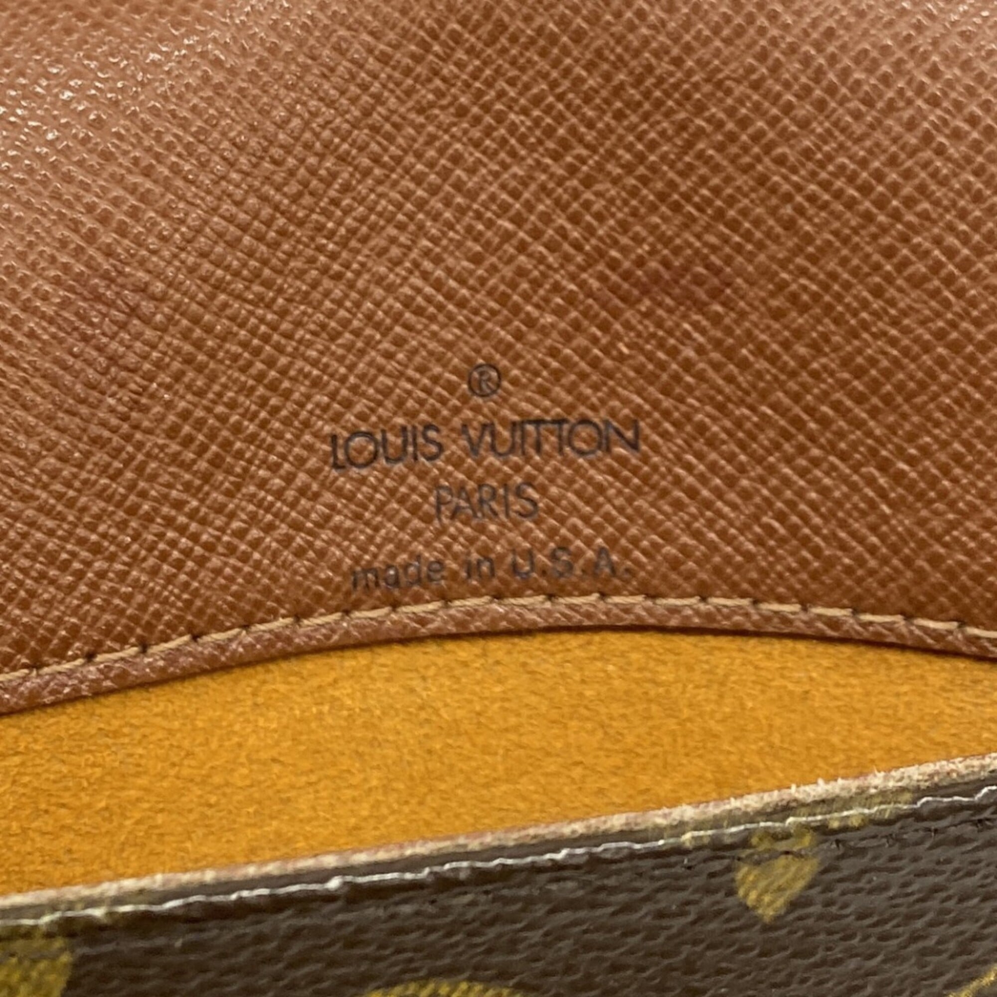 Louis Vuitton Brown Shoulder Bag (Pre-Owned)