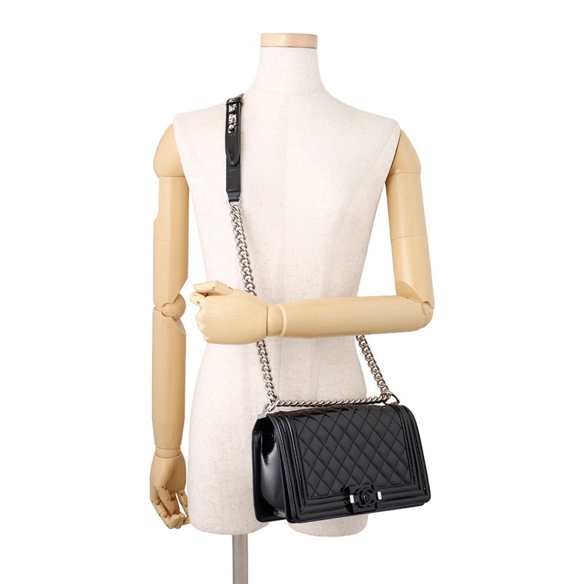 Chanel Matelasse Black Patent Leather Handbag Shoulder Bag (Pre-Owned)