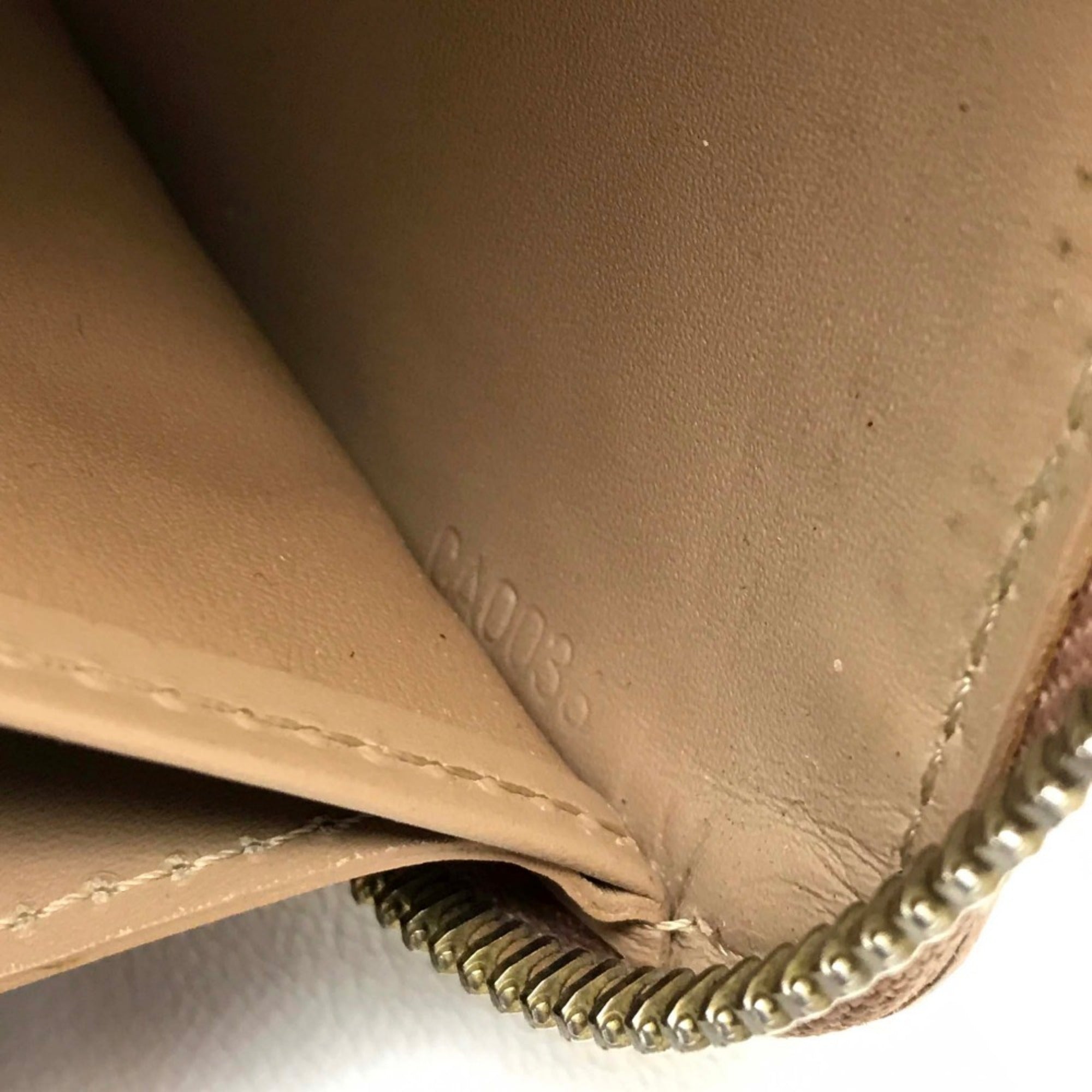 Louis Vuitton Beige Leather Long Wallet (Bi-Fold) (Pre-Owned)