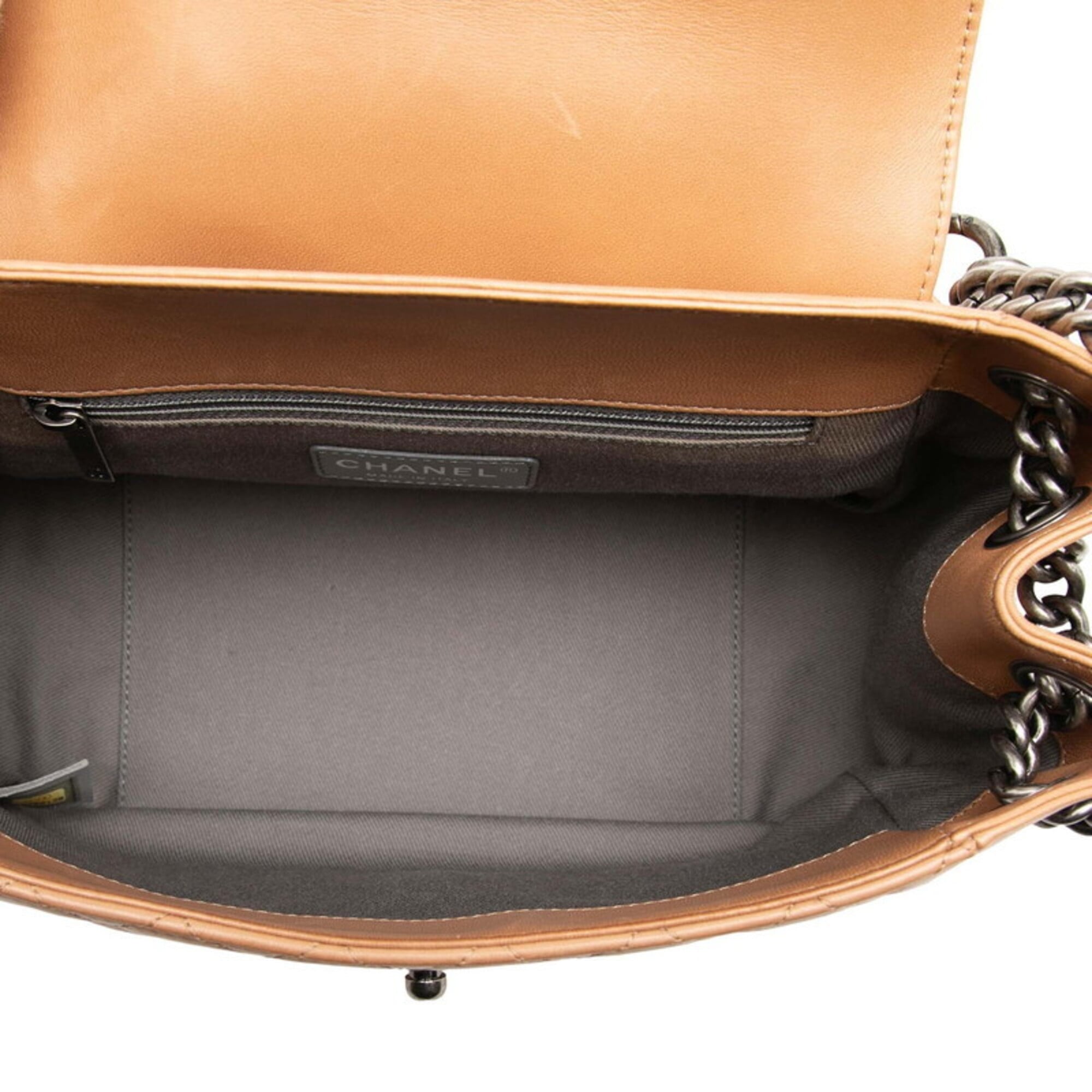 Chanel Beige Leather Shoulder Bag (Pre-Owned)