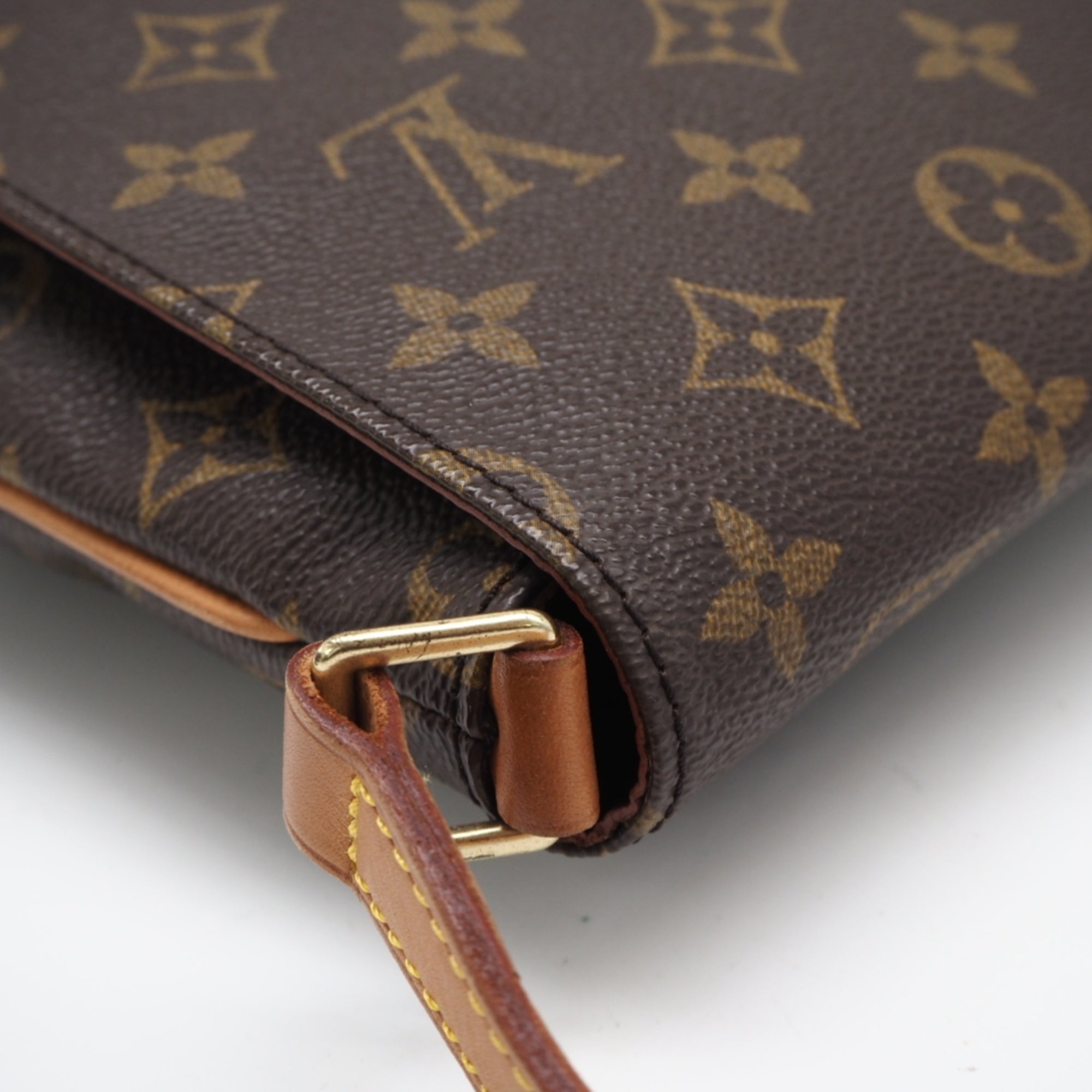 Louis Vuitton Brown Coated Canvas Leather Shoulder Bag (Pre-Owned)