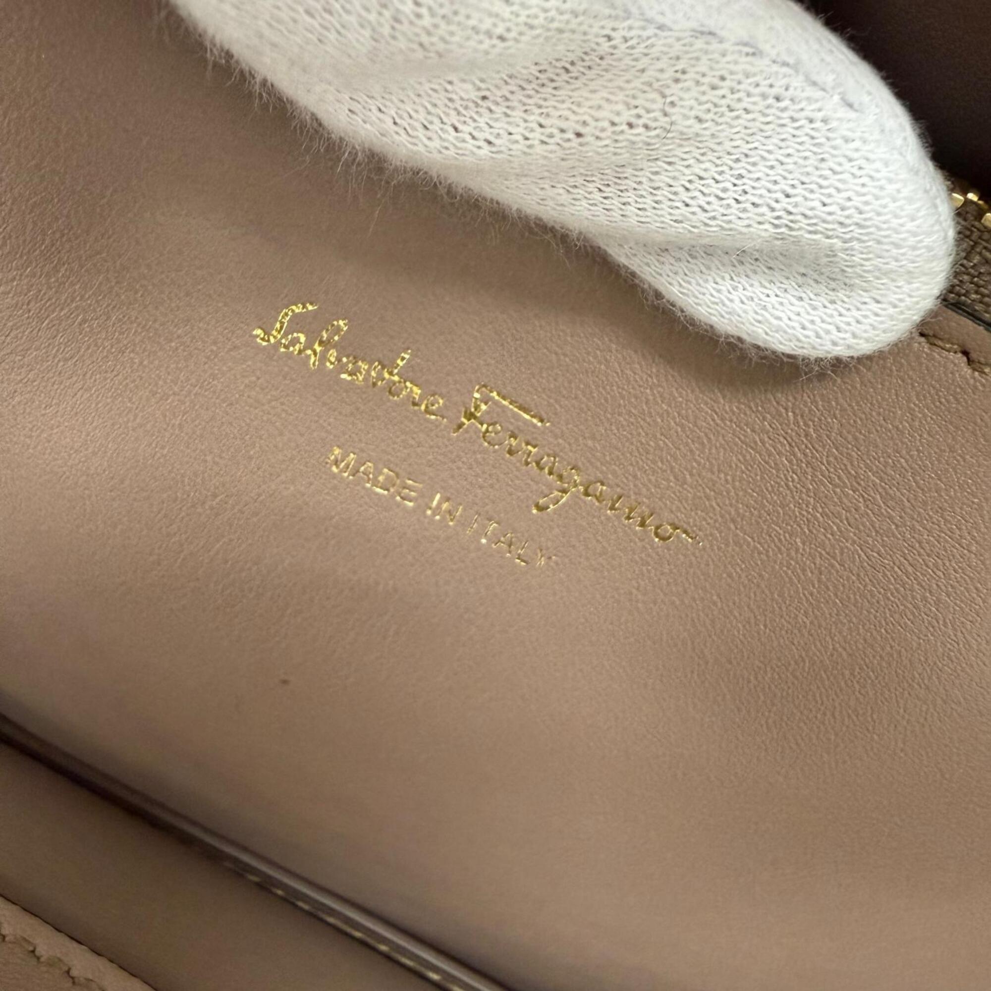 Salvatore Ferragamo Brown Leather Handbag Shoulder Bag (Pre-Owned)