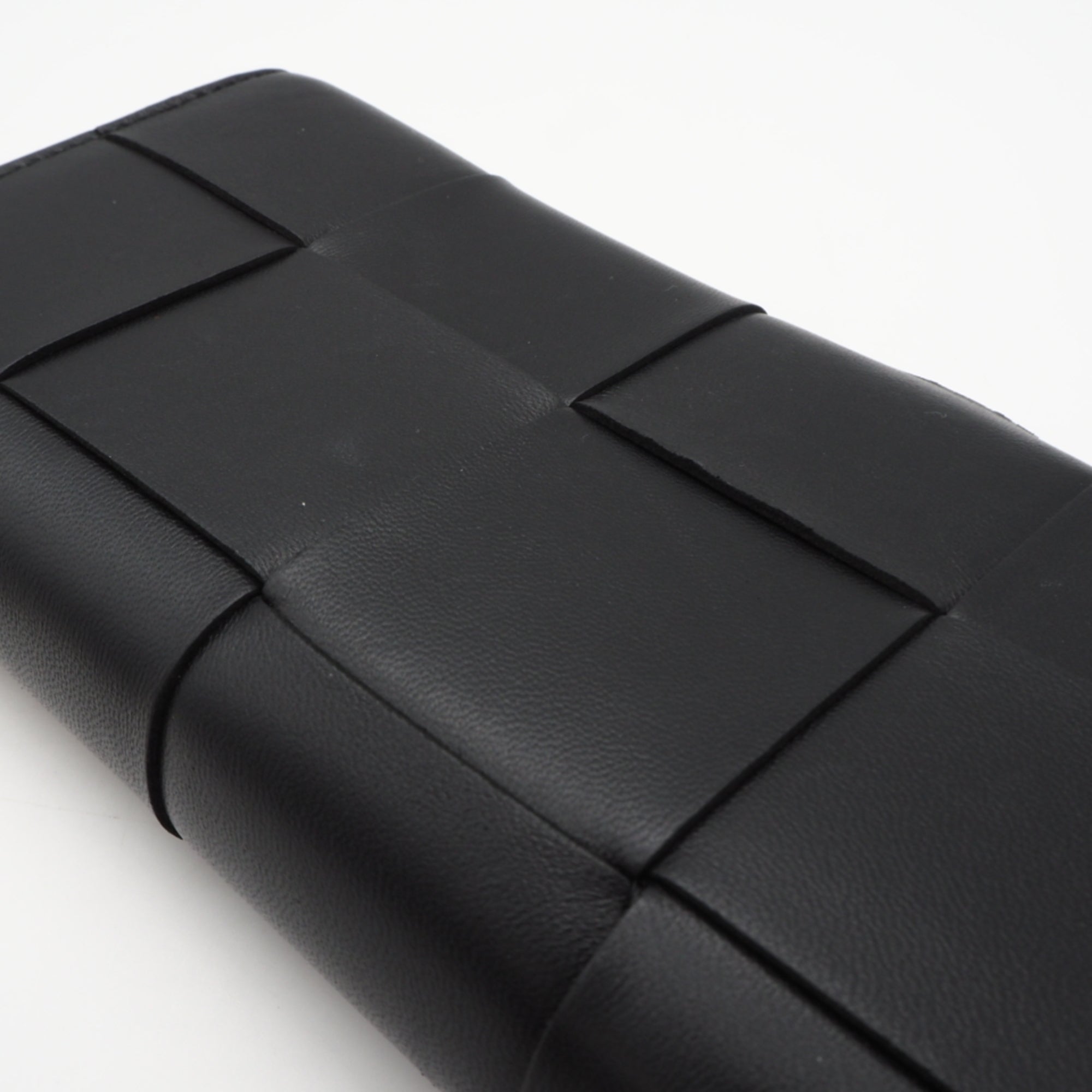 Bottega Veneta Black Leather Chain/Shoulder Wallet (Pre-Owned)